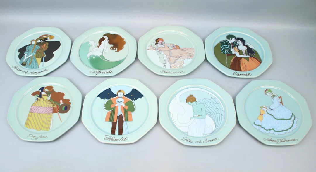Platos decorativos, 8 piezas, cerámica, Åke Arenhill, Höganäs.