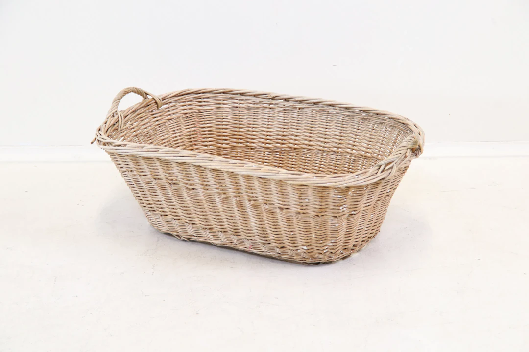 Cestello di scartoccio, intrecciato.