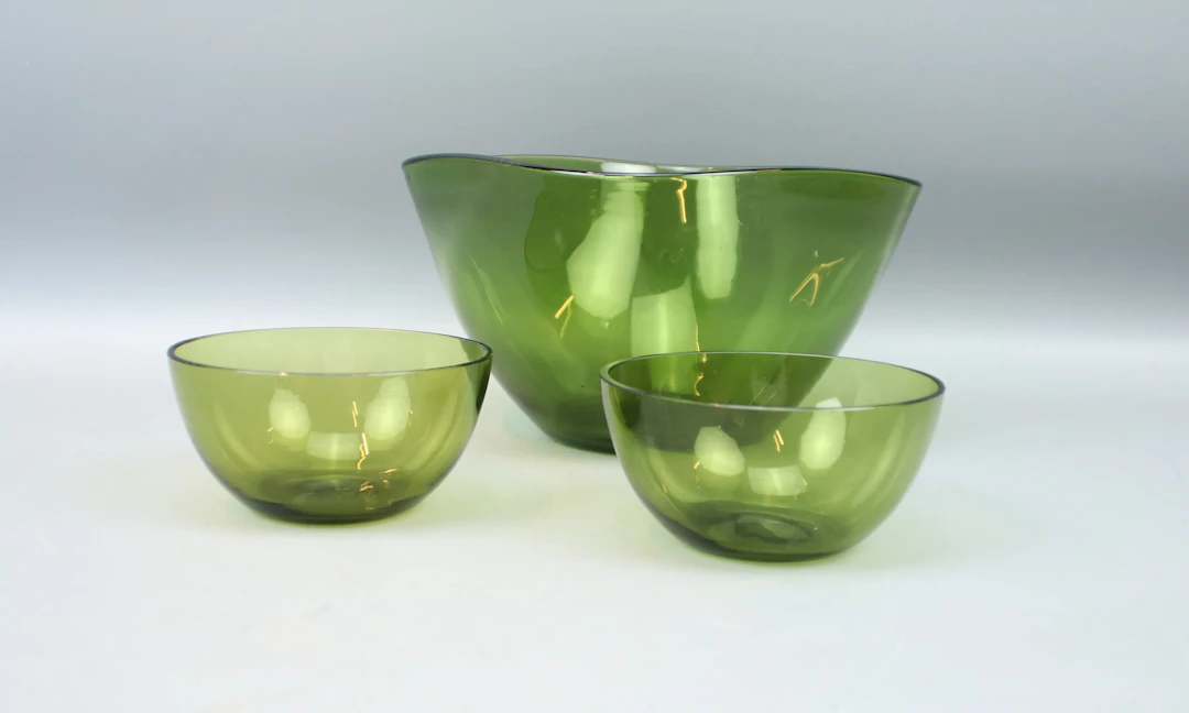 Bowls, 3pcs, glasses.