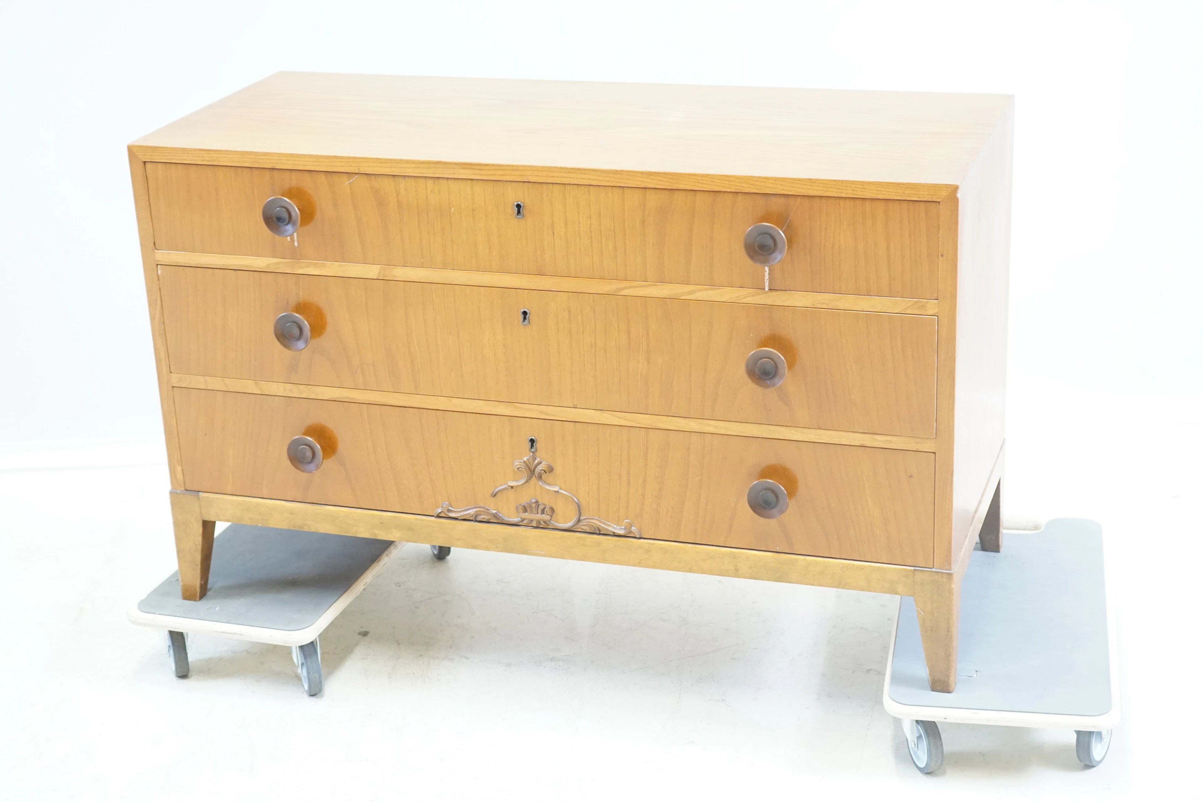 Cassettiera, 3 cassetti, olmo, 1900.