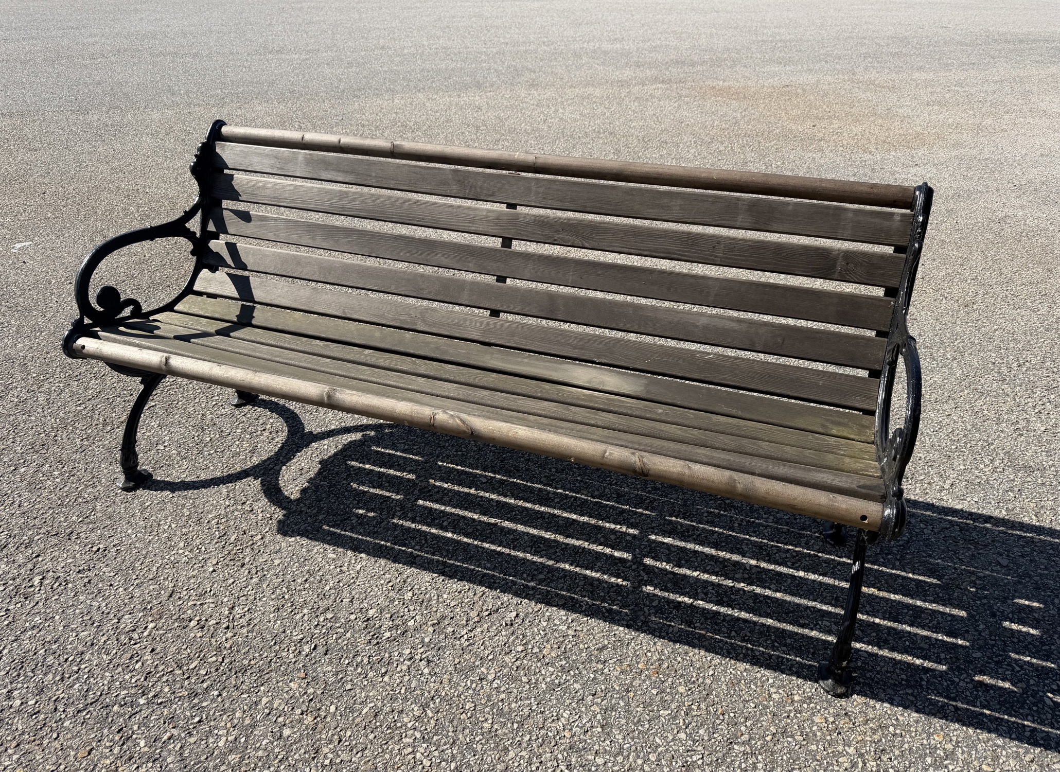 Banco del parque, aluminio/madera, Norrahammar Bruk.