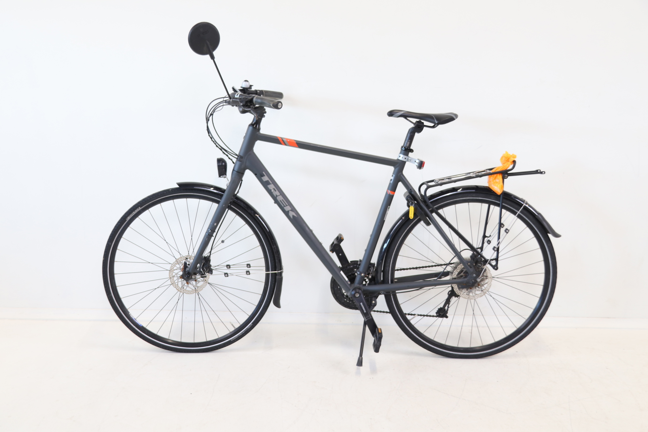 Bicicleta masculina, 9+3 velocidades, 28 pulgadas, Trek.