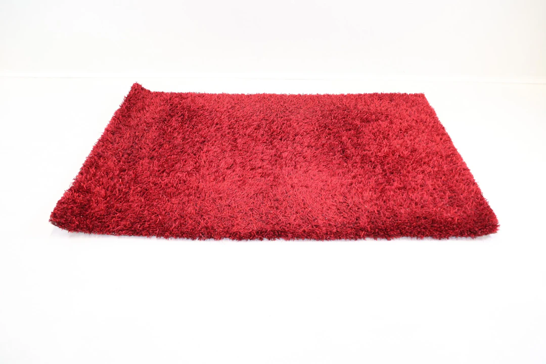 Shaggy rug, wool.