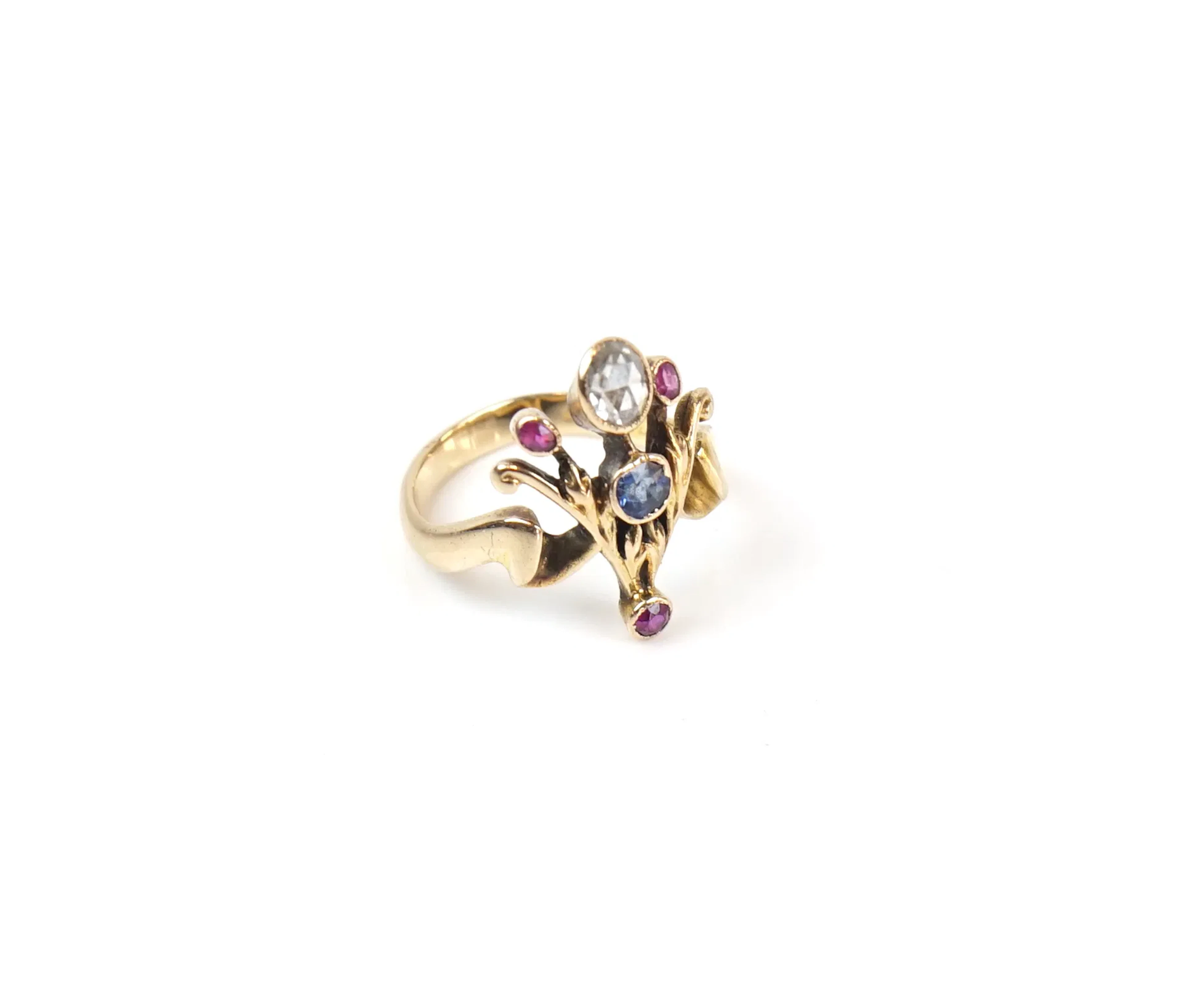 Anello con pietre, oro 18K.