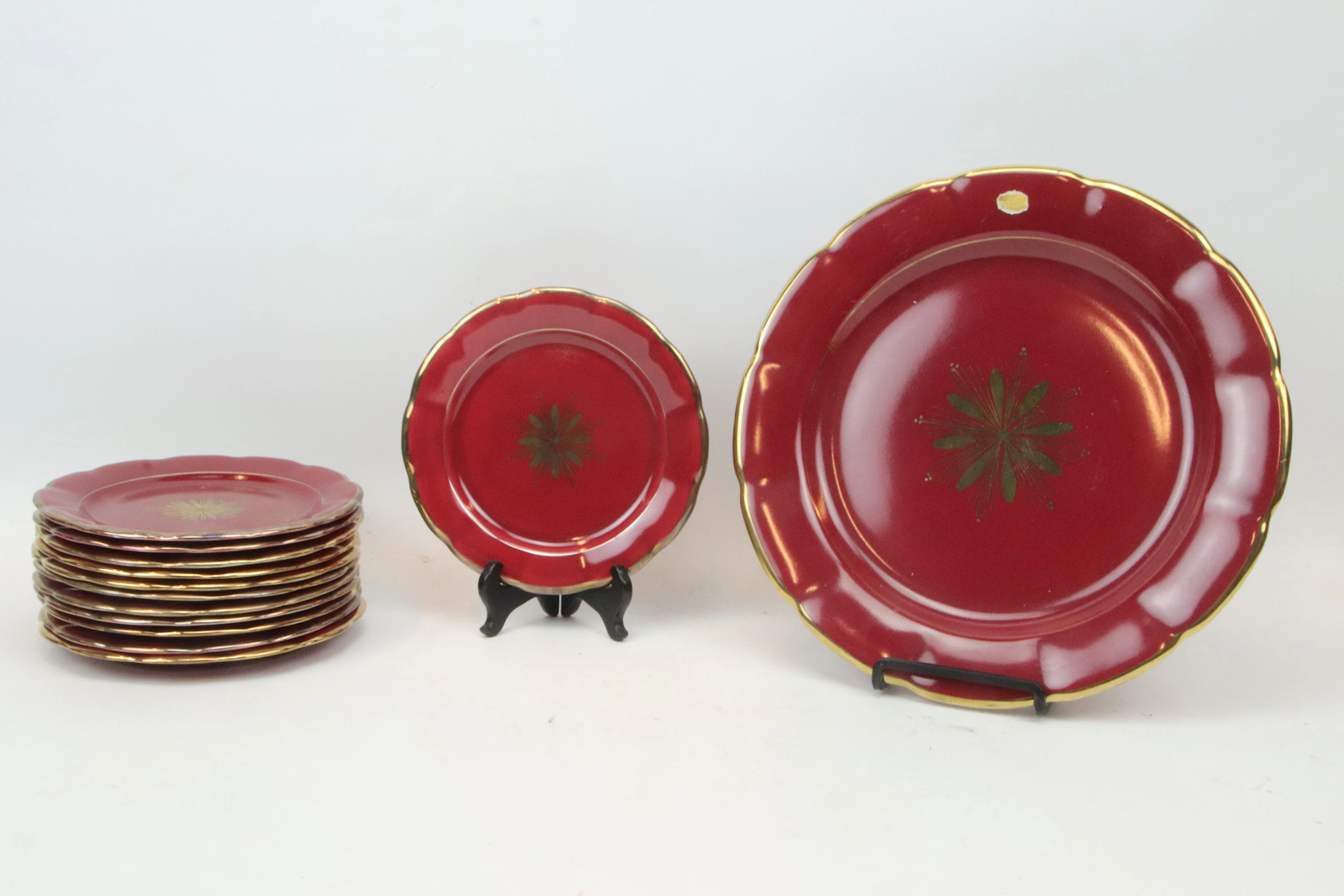 Arthur Percy, a 13-piece fruit set, "Red Ruby" flintware.