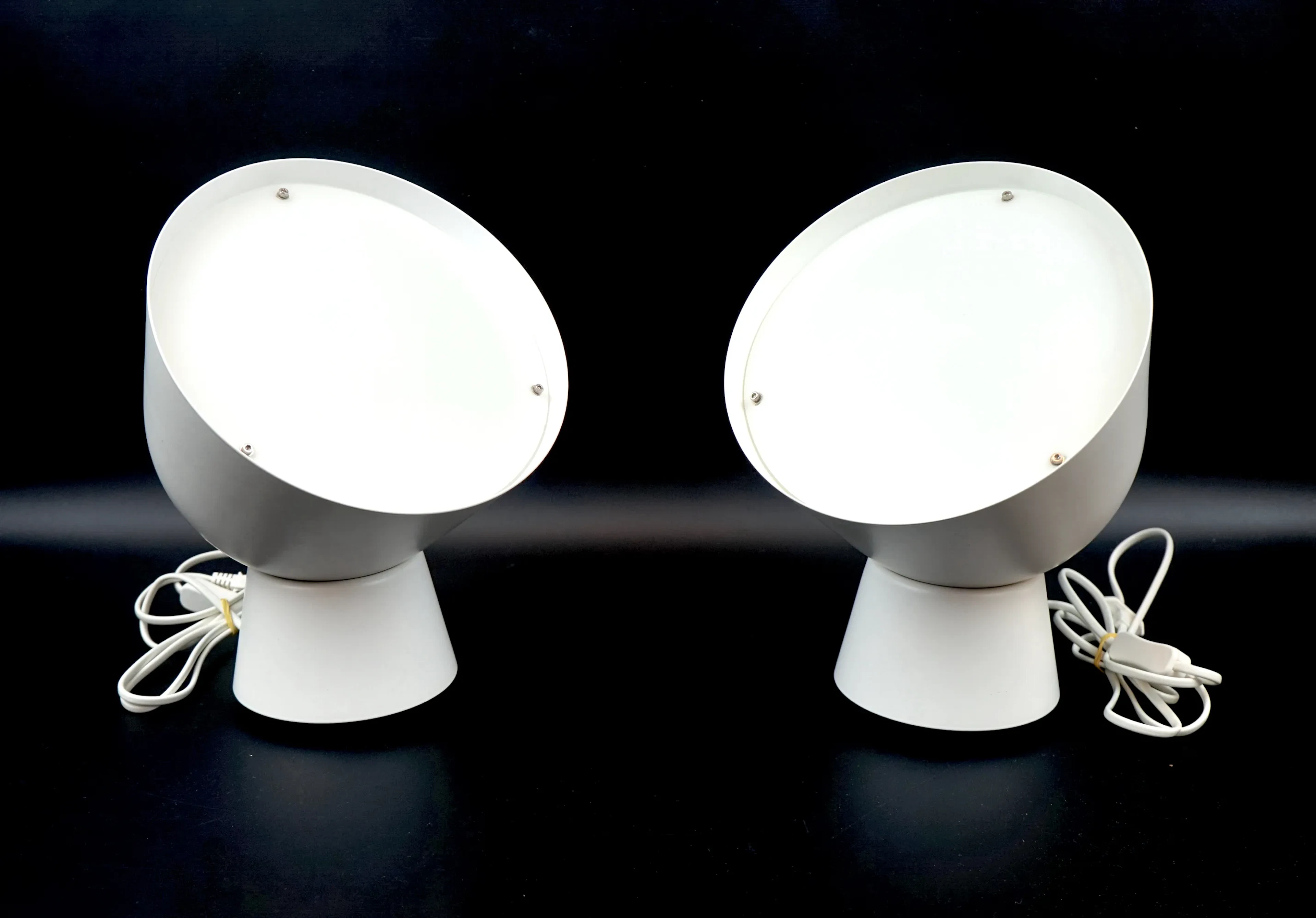 Ola Wihlborg, un paio di lampade da tavolo/muro, un paio di lampade metalliche/plastica, IKEA PS 2017.
