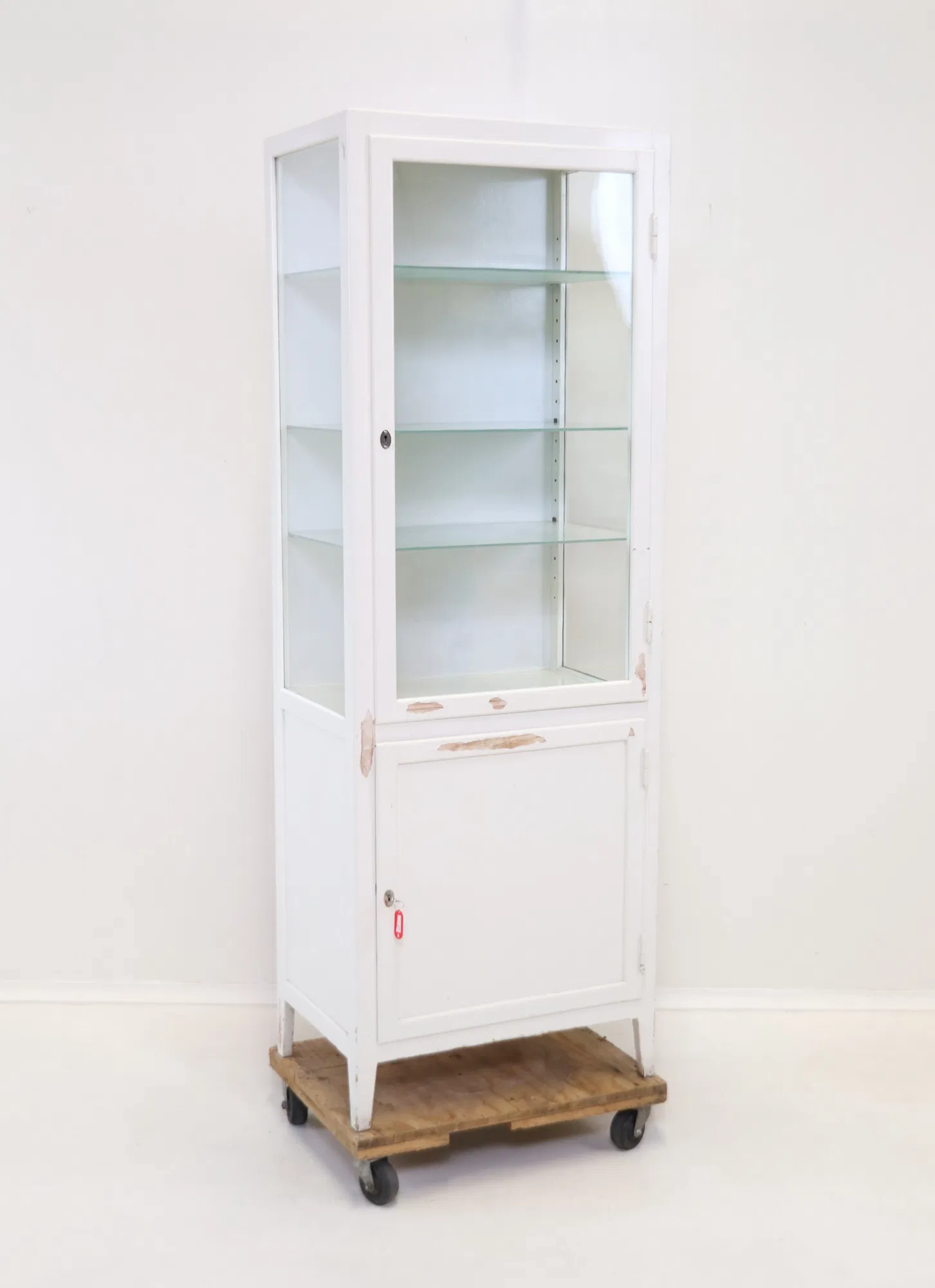 Armario médico, madera/cristal.