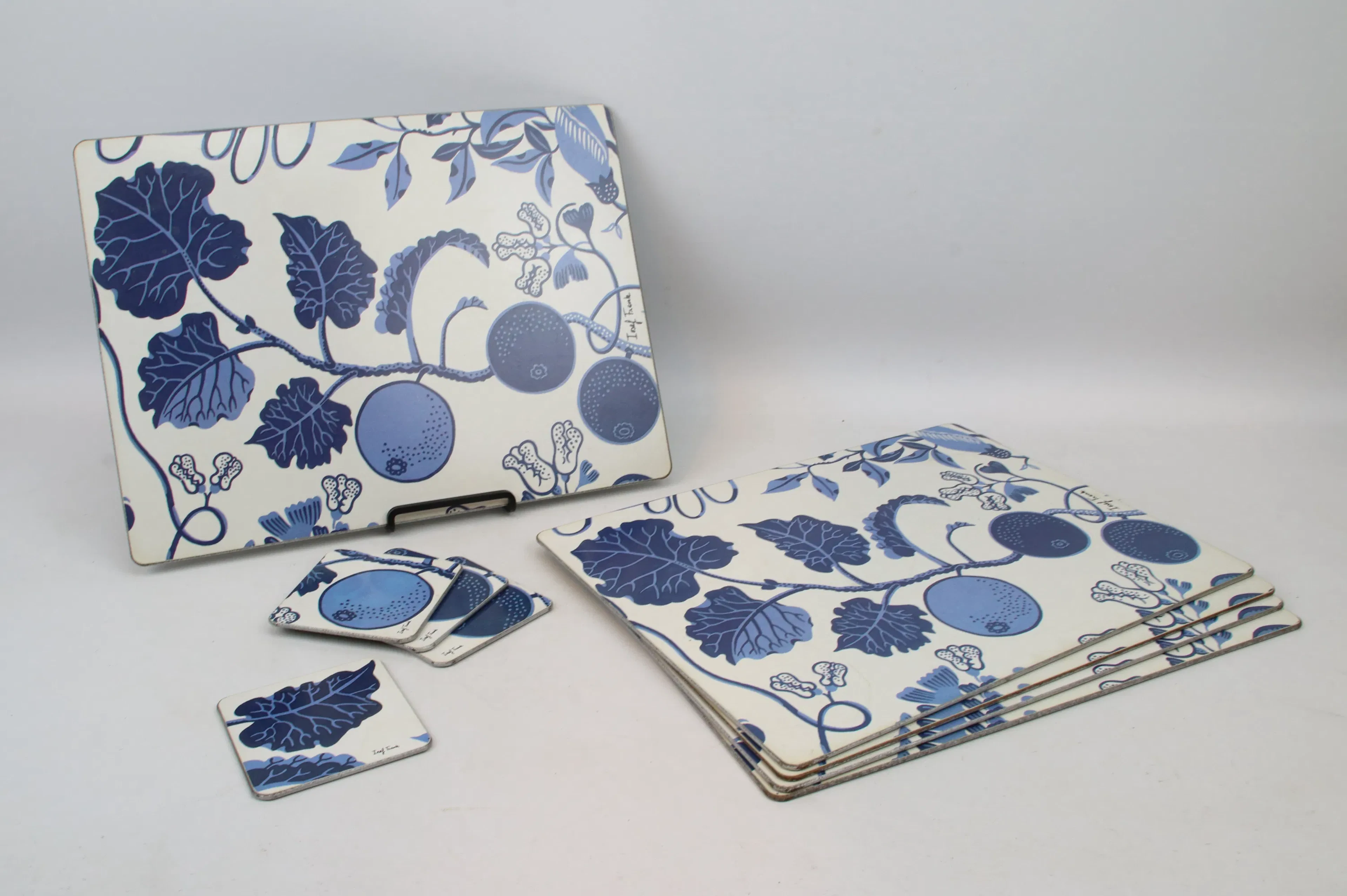 Josef Frank, "La Plata", manteles individuales y posavasos, 5+4 pcs, Firma