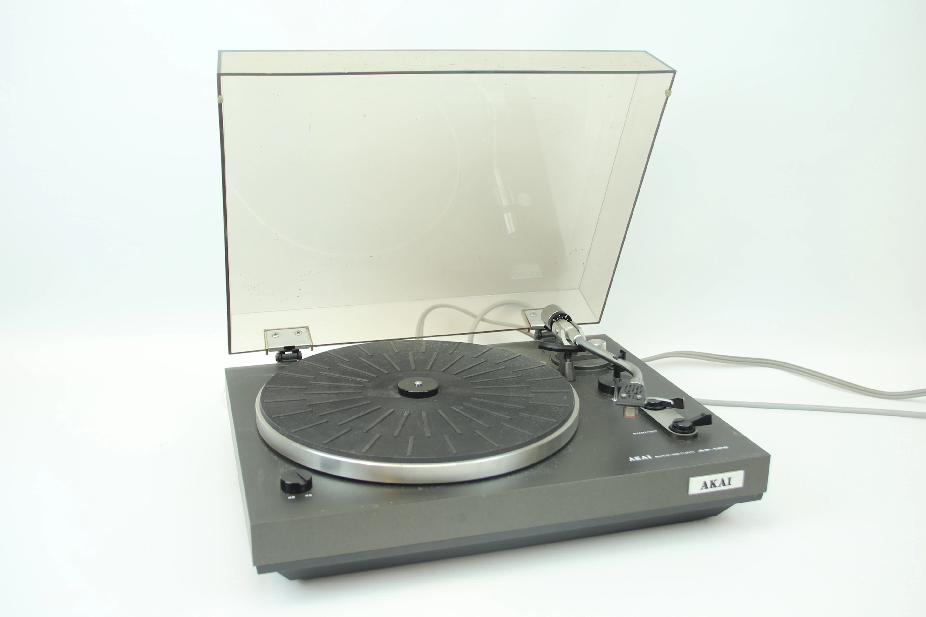 Plattenspieler, AKAI AP-100.