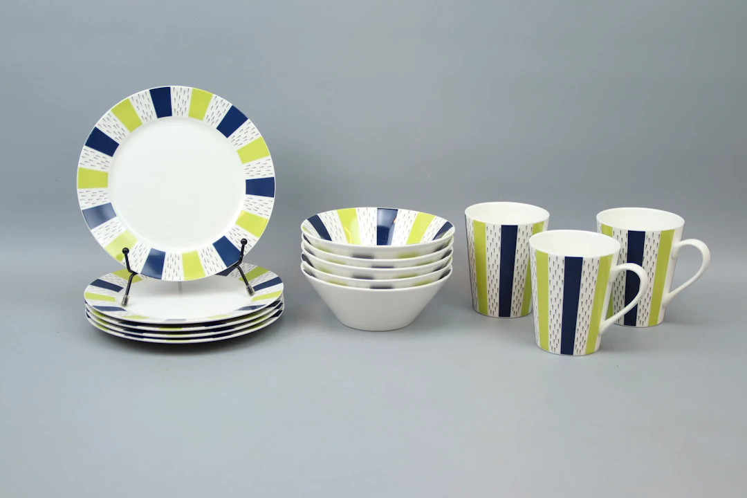 Pezzi di stoviglie, 13 pezzi, porcellana, motivo su Stig Lindberg, Retro Edition, Coop.