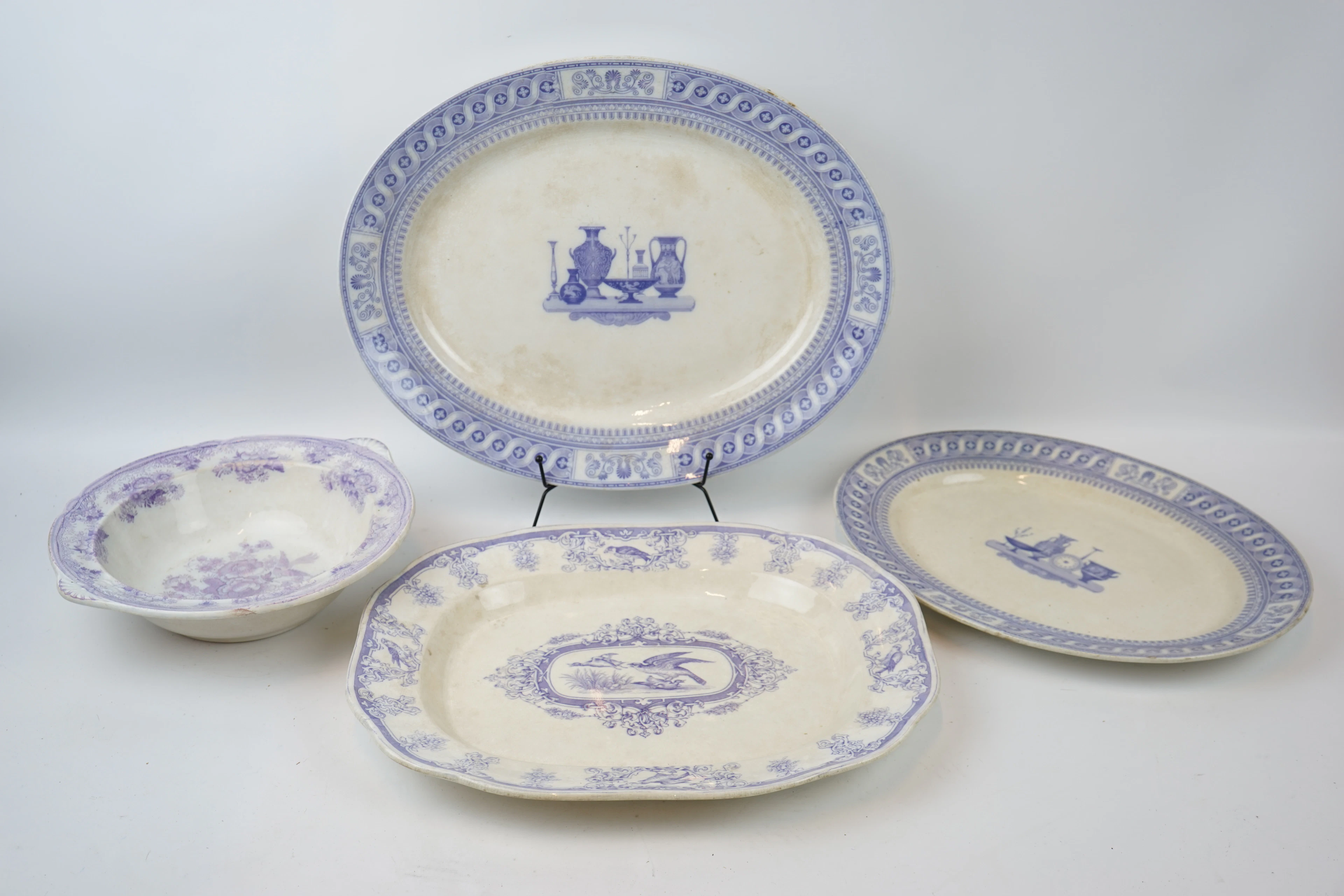 Plato, 4 piezas, artículos de sílex, incluidos los "jarrones etruscos", Rörstrand.