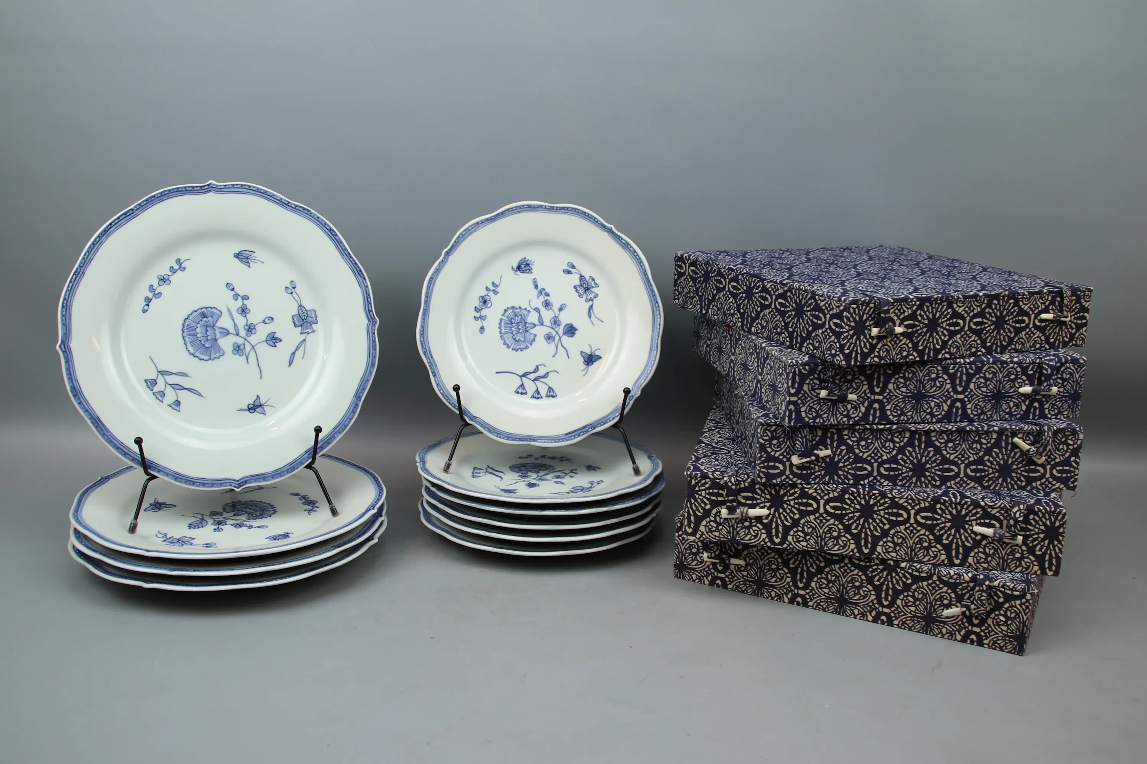 Platos y planchas, 4+6 piezas, porcelana, "Carnation", IKEA.