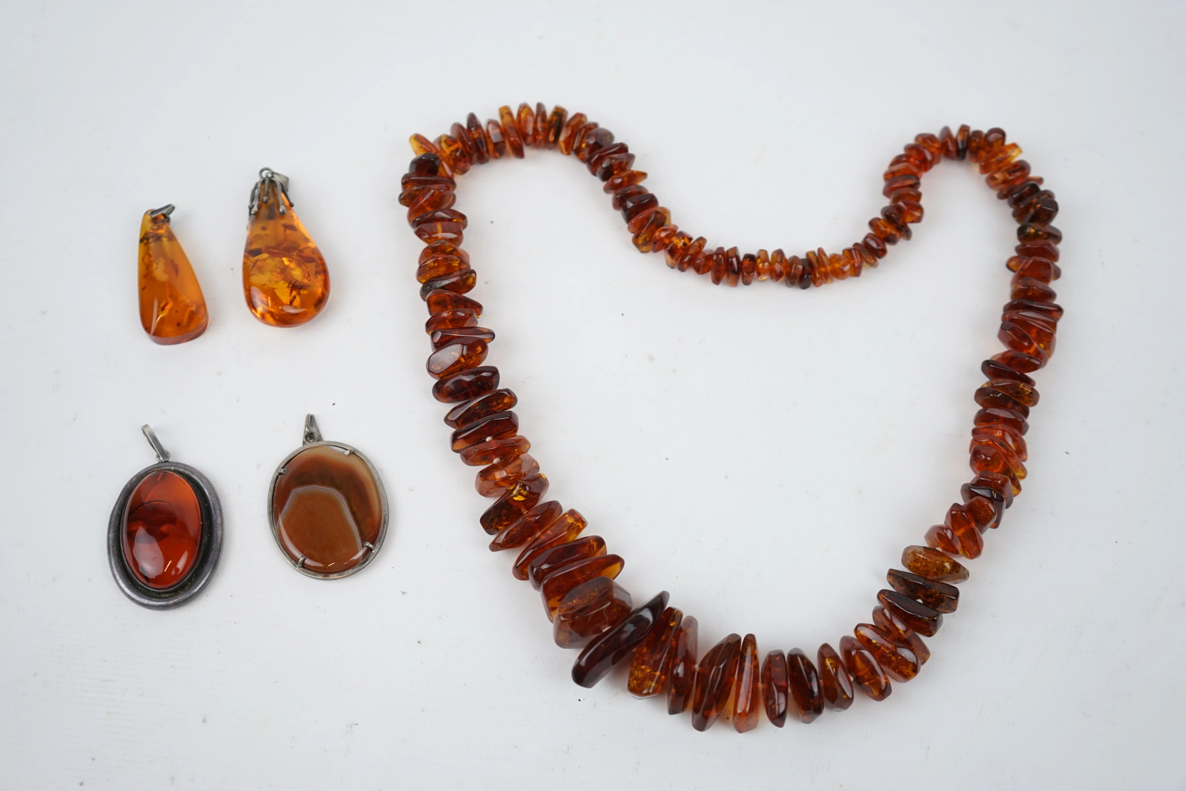 Collar y colgantes, 5 piezas, ámbar/ónix.