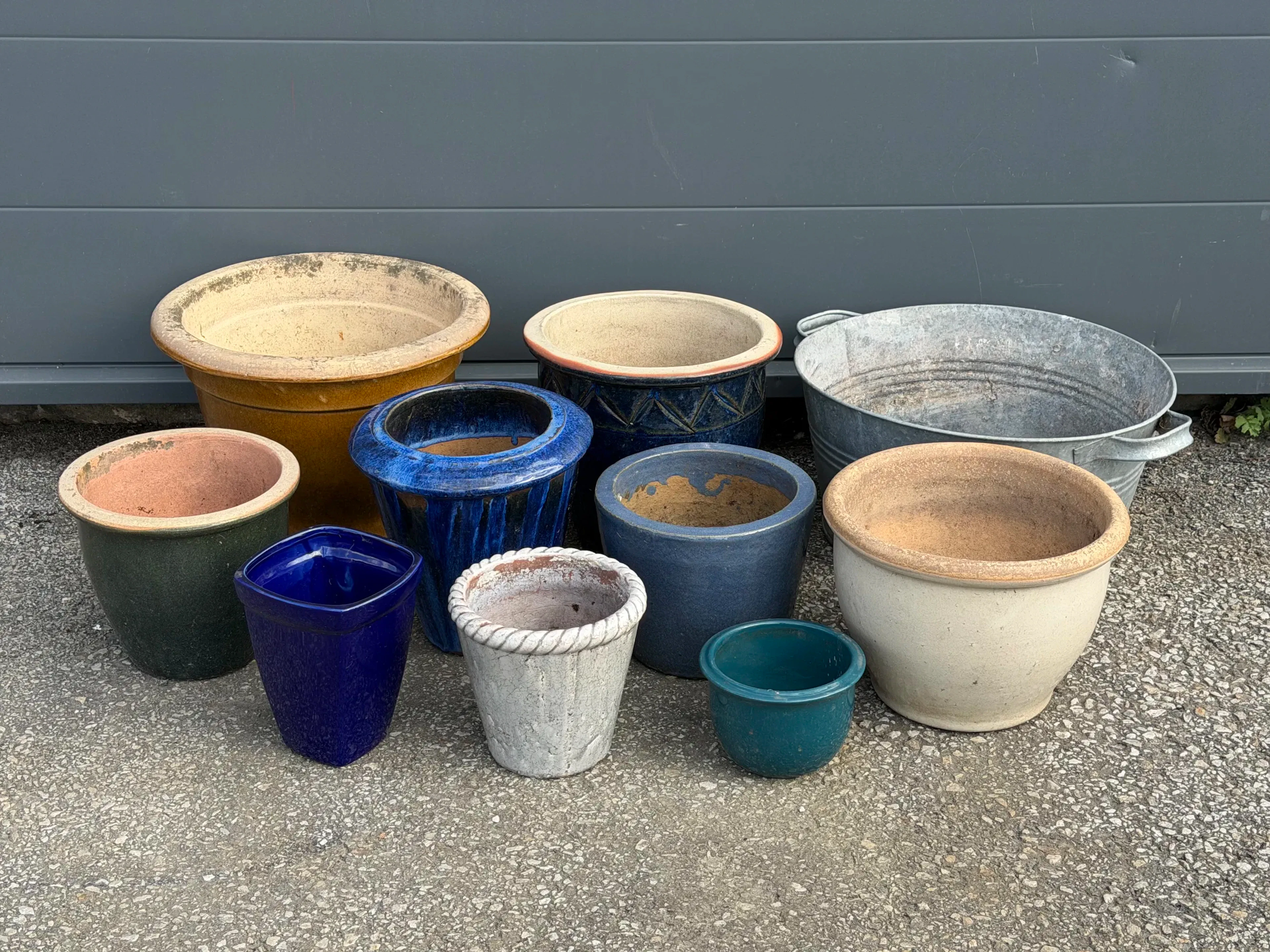 Vasi e vaso, 10 pezzi, ceramica/zinco.