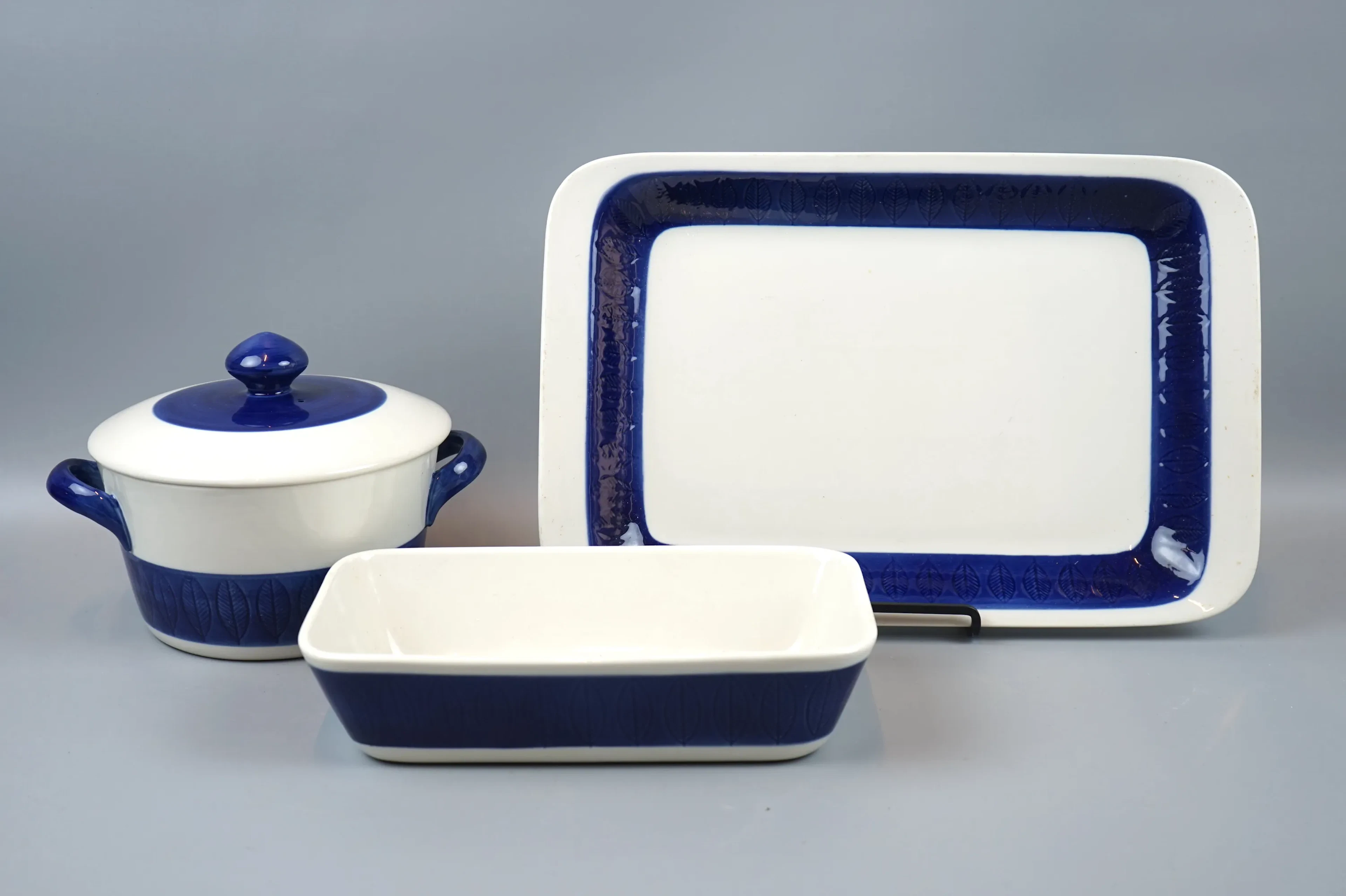 Hertha Bengtson, a mould, serving dish and carrot, porcelain, Koka, Rörstrand.