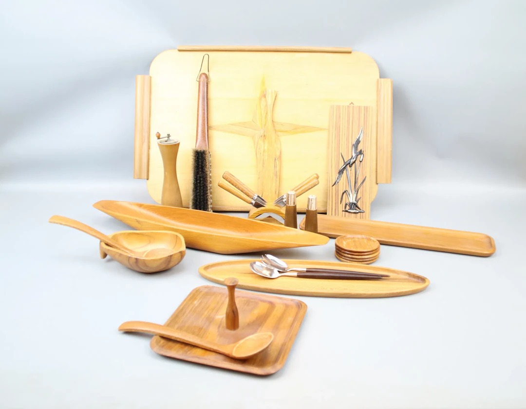 Tabletts, Untersetzer usw., viel, Holz, einschließlich Söwe.