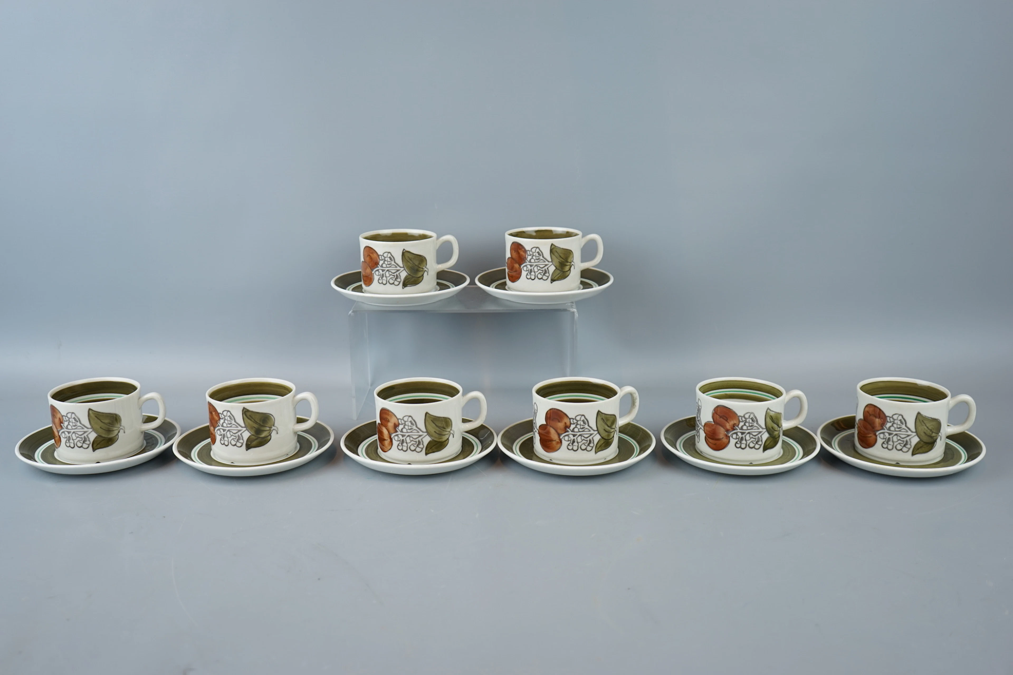 Jackie Lynd, 8 porcelain coffee cups and saucers, "Julia", Gefle, 1976.