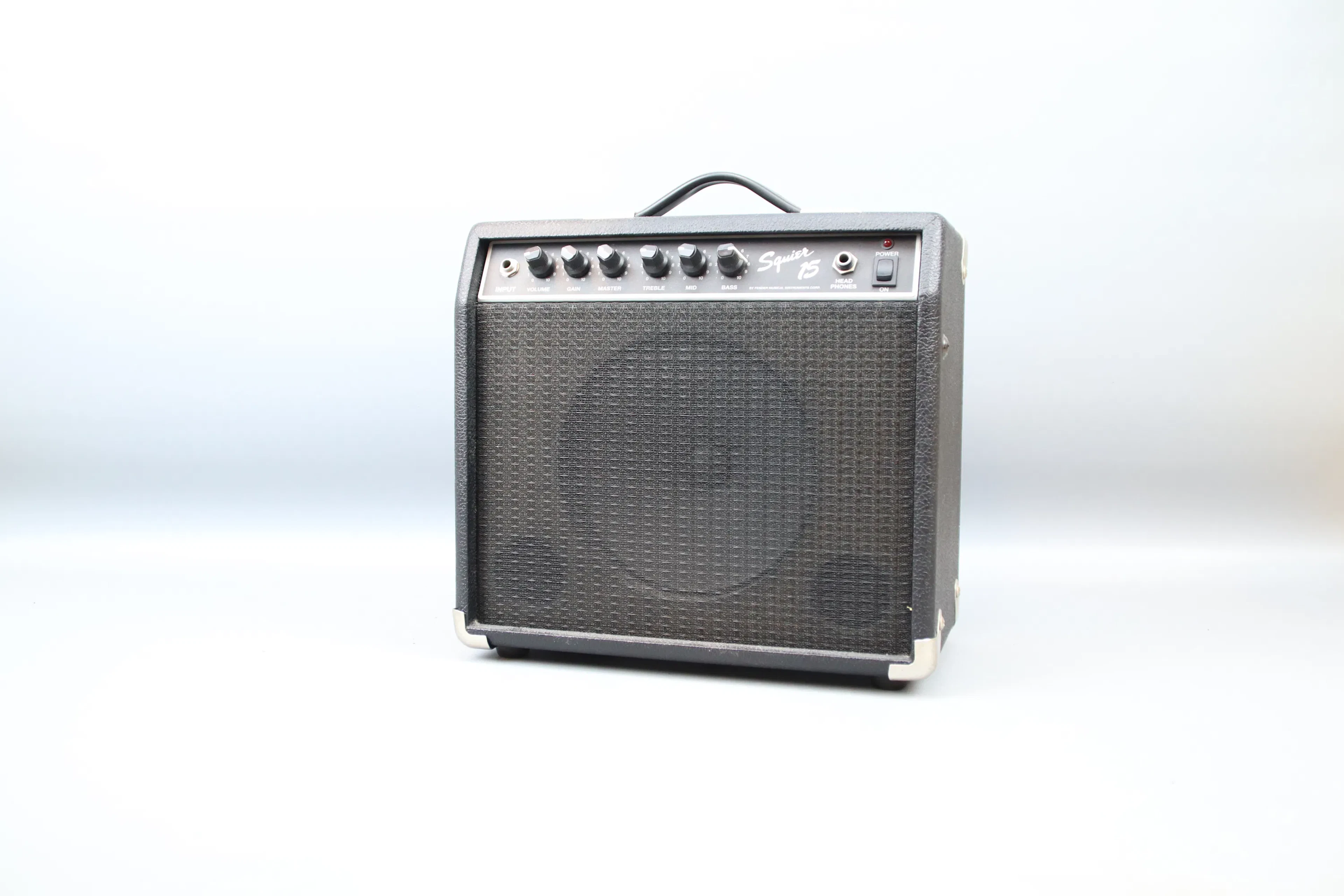 Amplificatore per chitarra elettrica, Squire 15, Fender Musical Industries Corp.