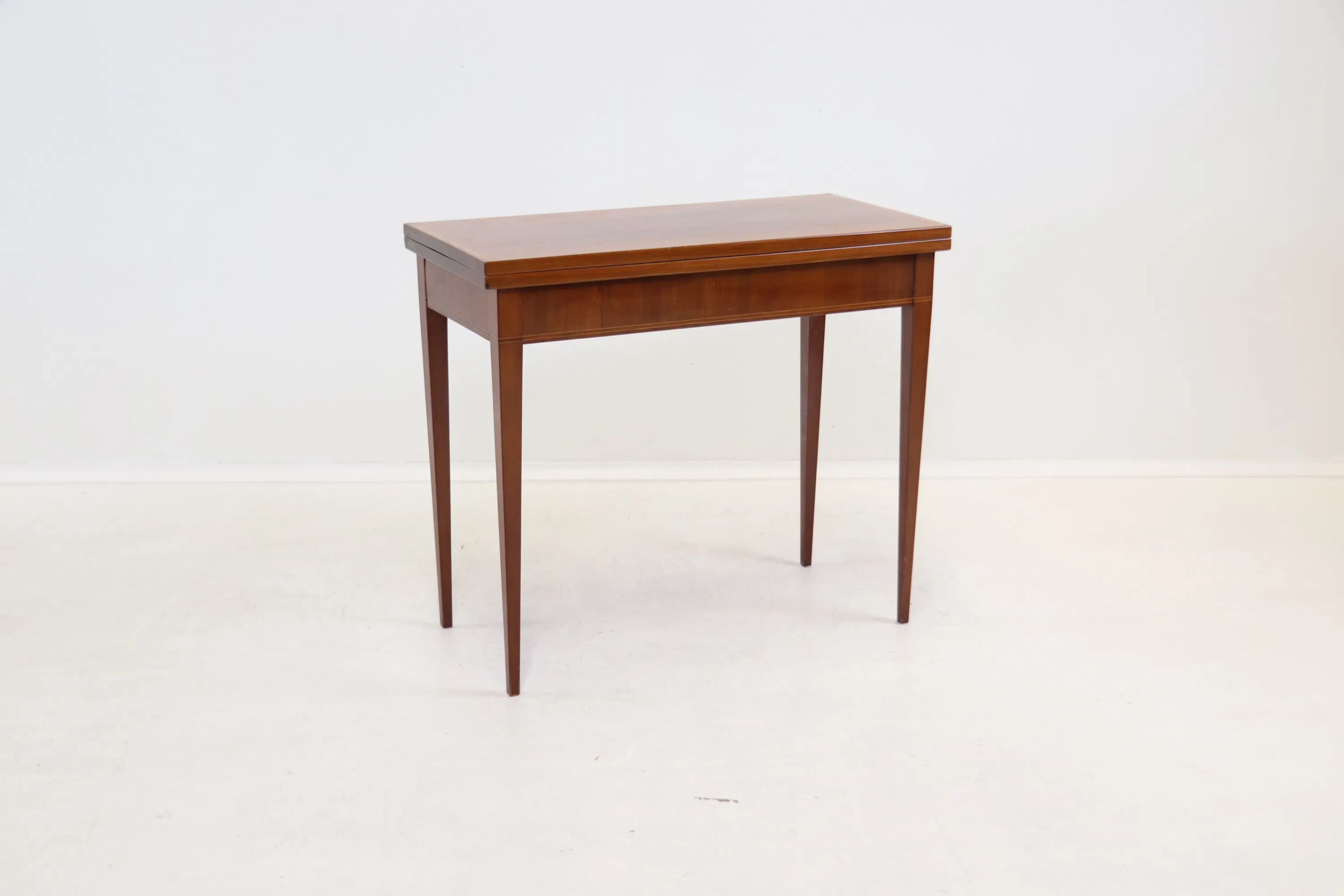 Playing table, mahogany, Gustavian style.
