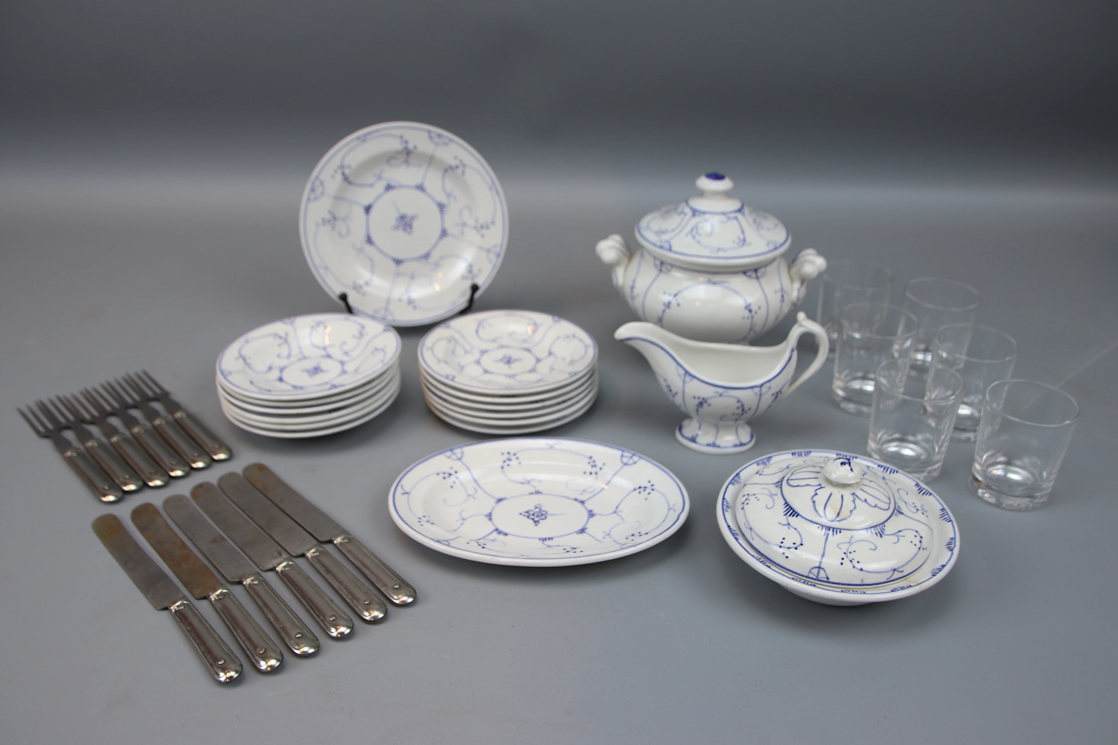 Villeroy & Boch, vajilla infantil, 17 piezas, porcelana y cubiertos