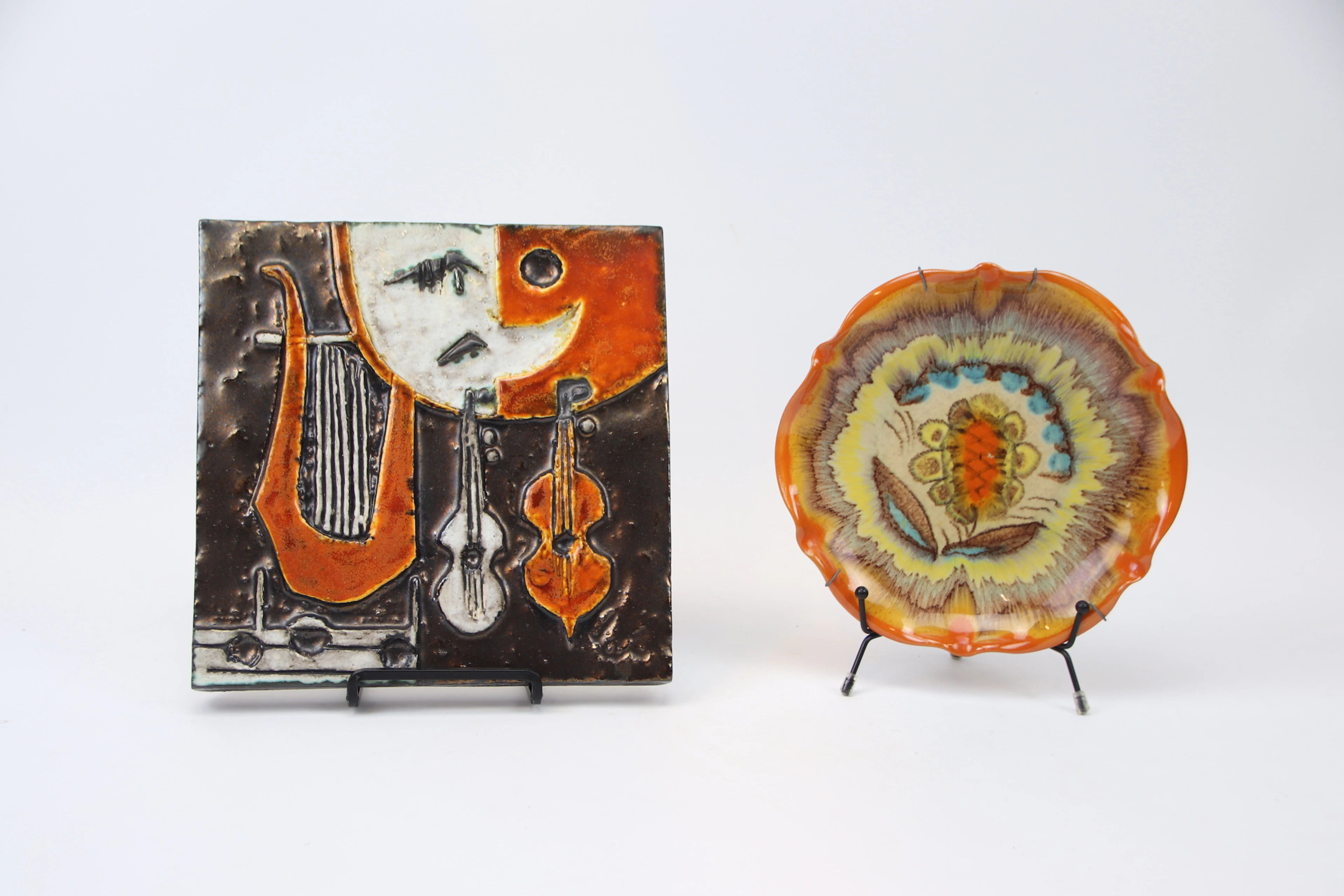 Helmut Schäffenacker, rilievo murale, ceramica e piastra decorativa, porcellana.