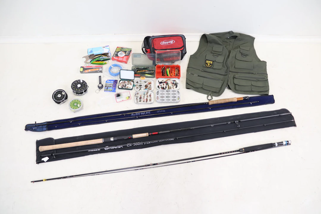 Equipo de pesca con volador, etc., mucho.