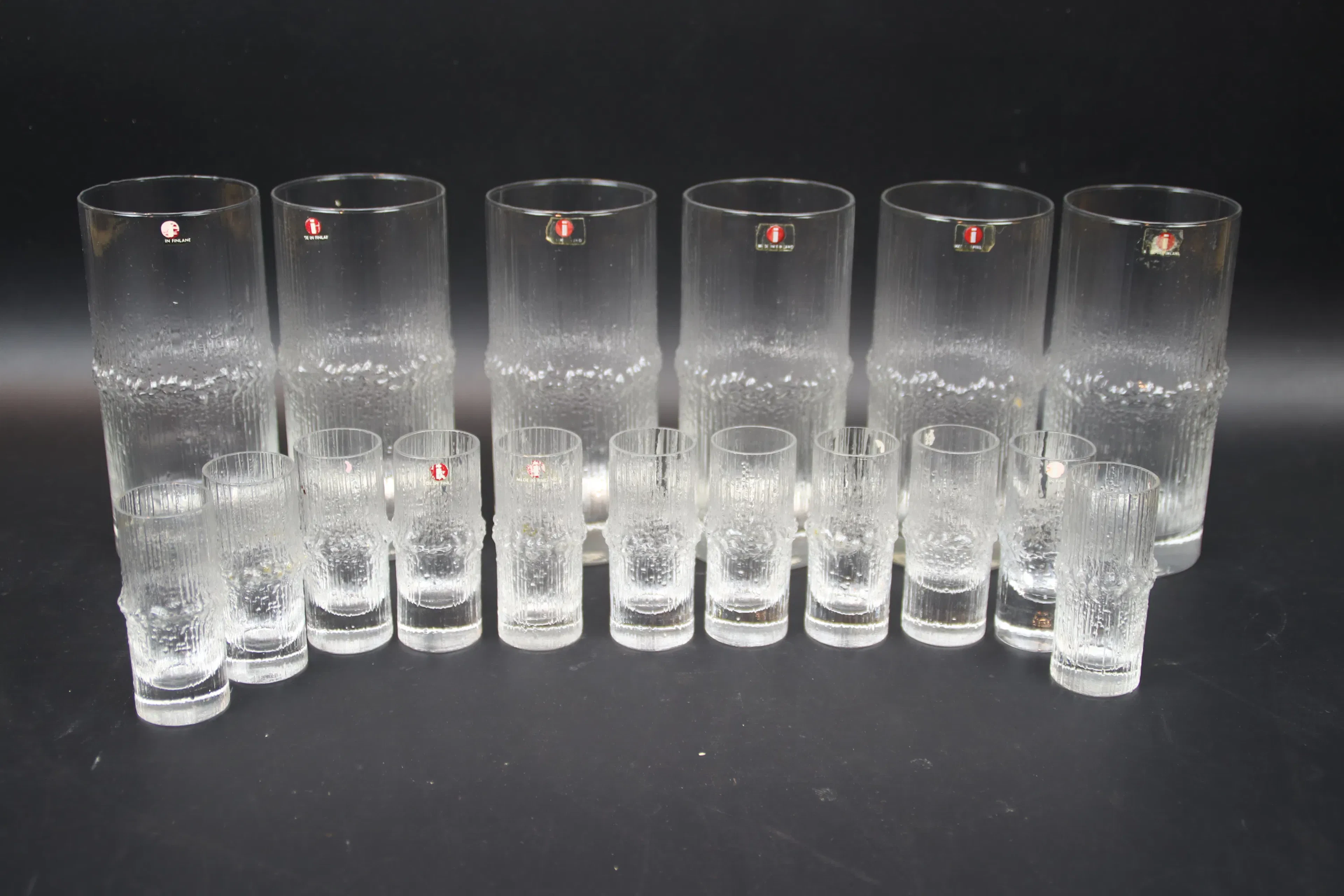 Tapio Wirkkala, una copa de 6 + 11, "Niva", Iittala, Finlandia.