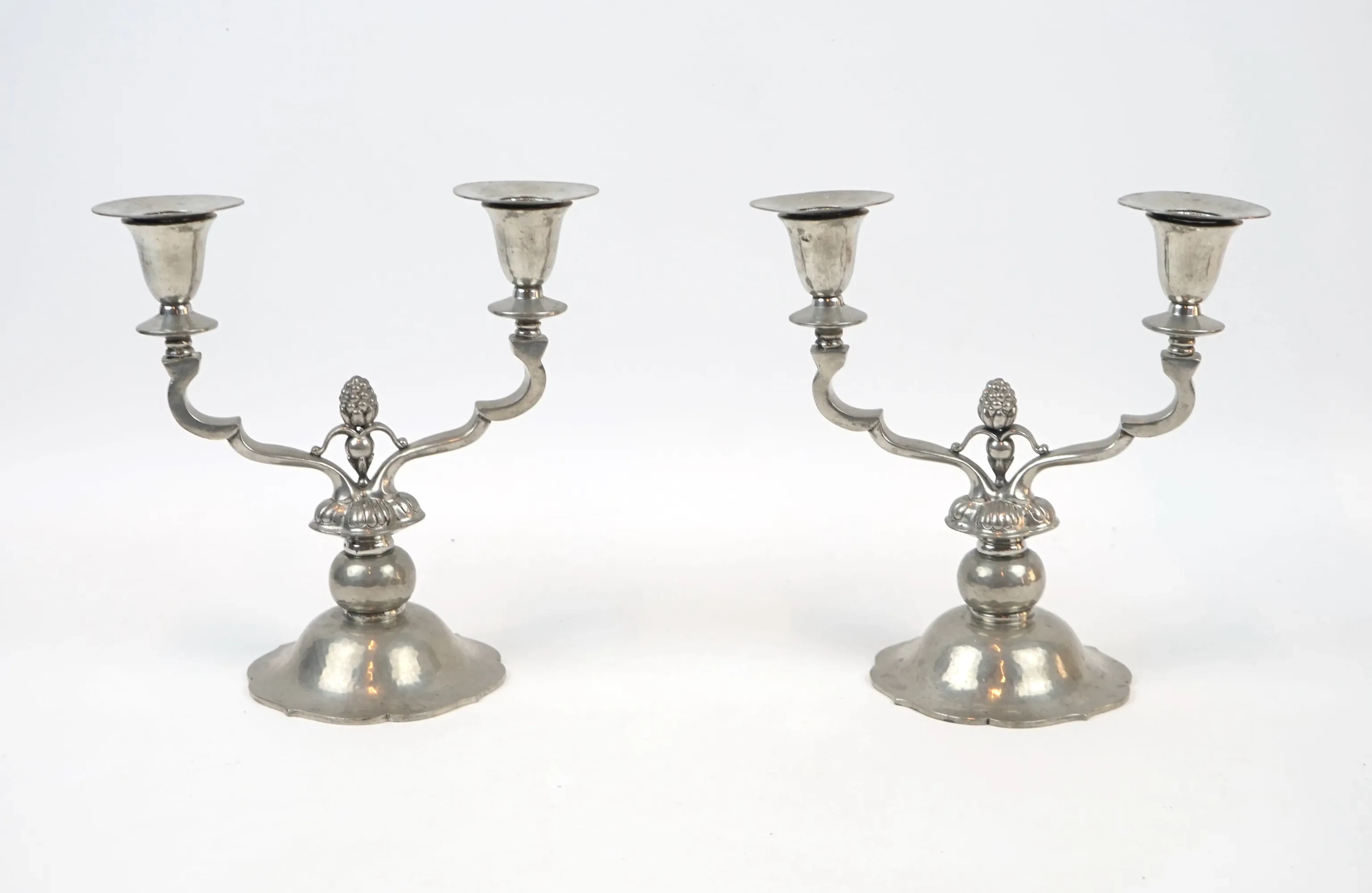 Juste Andersen, candélabres, une paire, étain, art déco, Danemark.