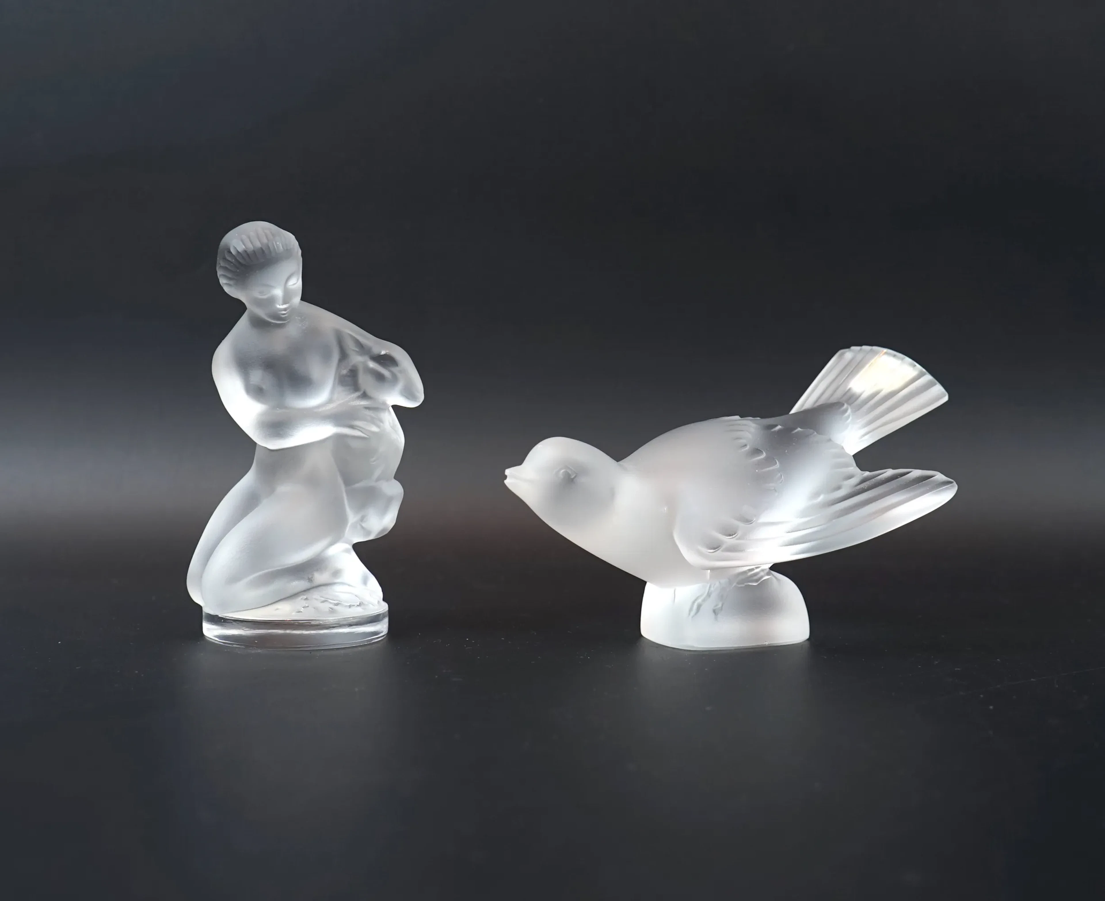 Figuritas, 2 piezas, cristal, Lalique, París.
