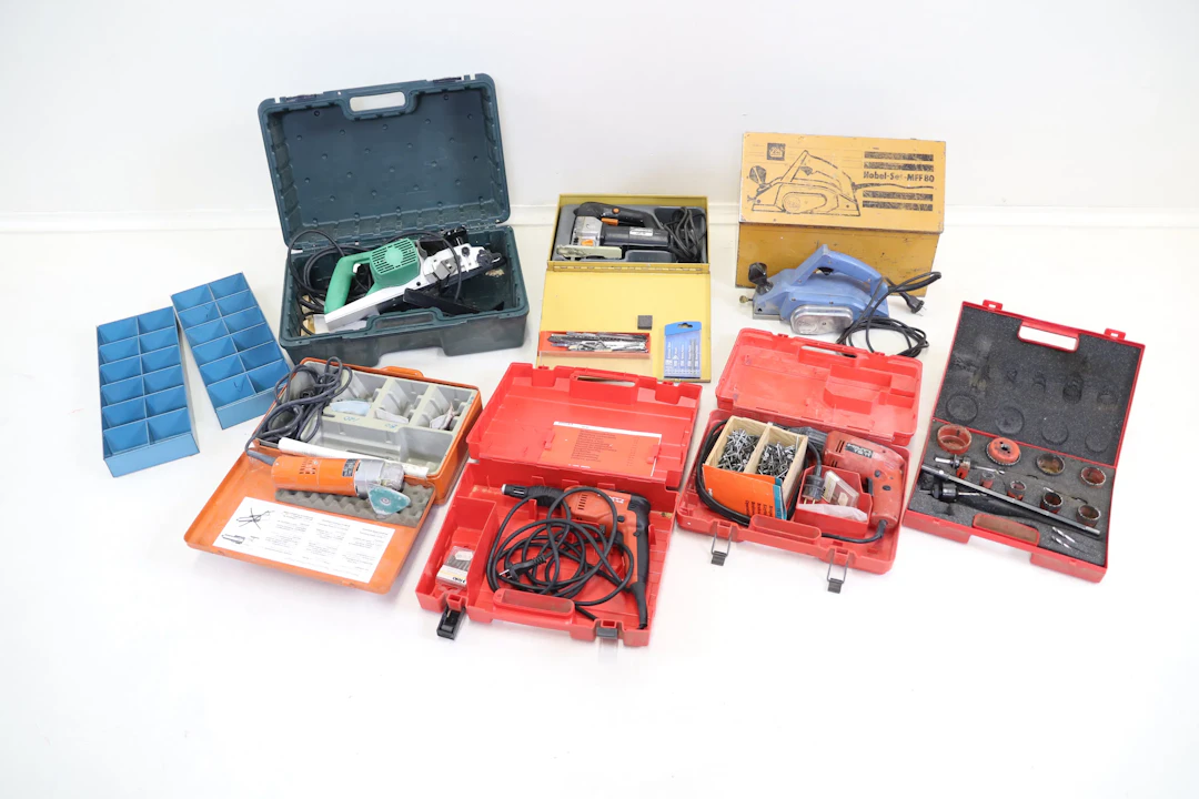 Power tools, etc., 9 pieces.