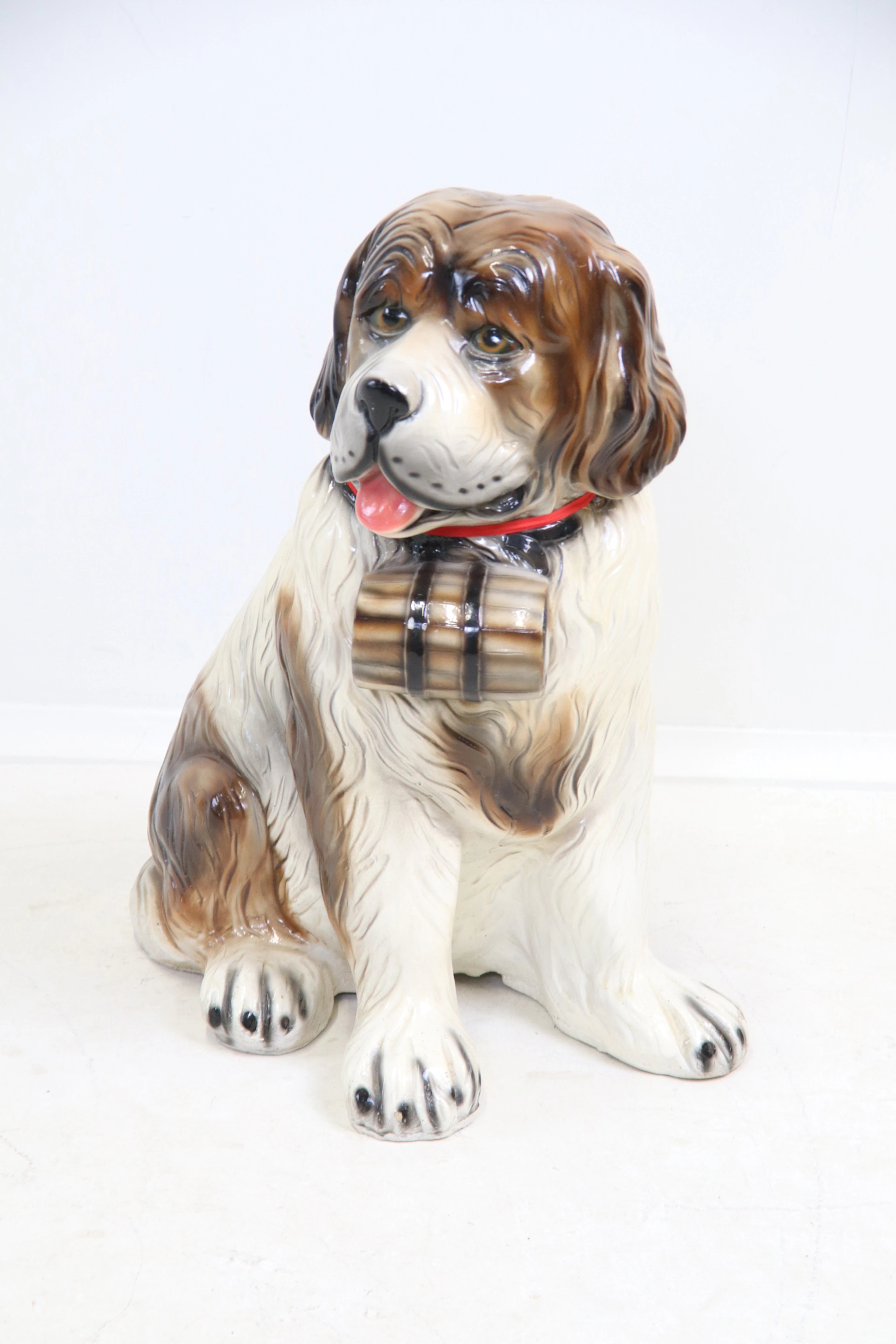 Bodenfigur, Hund, Keramik.