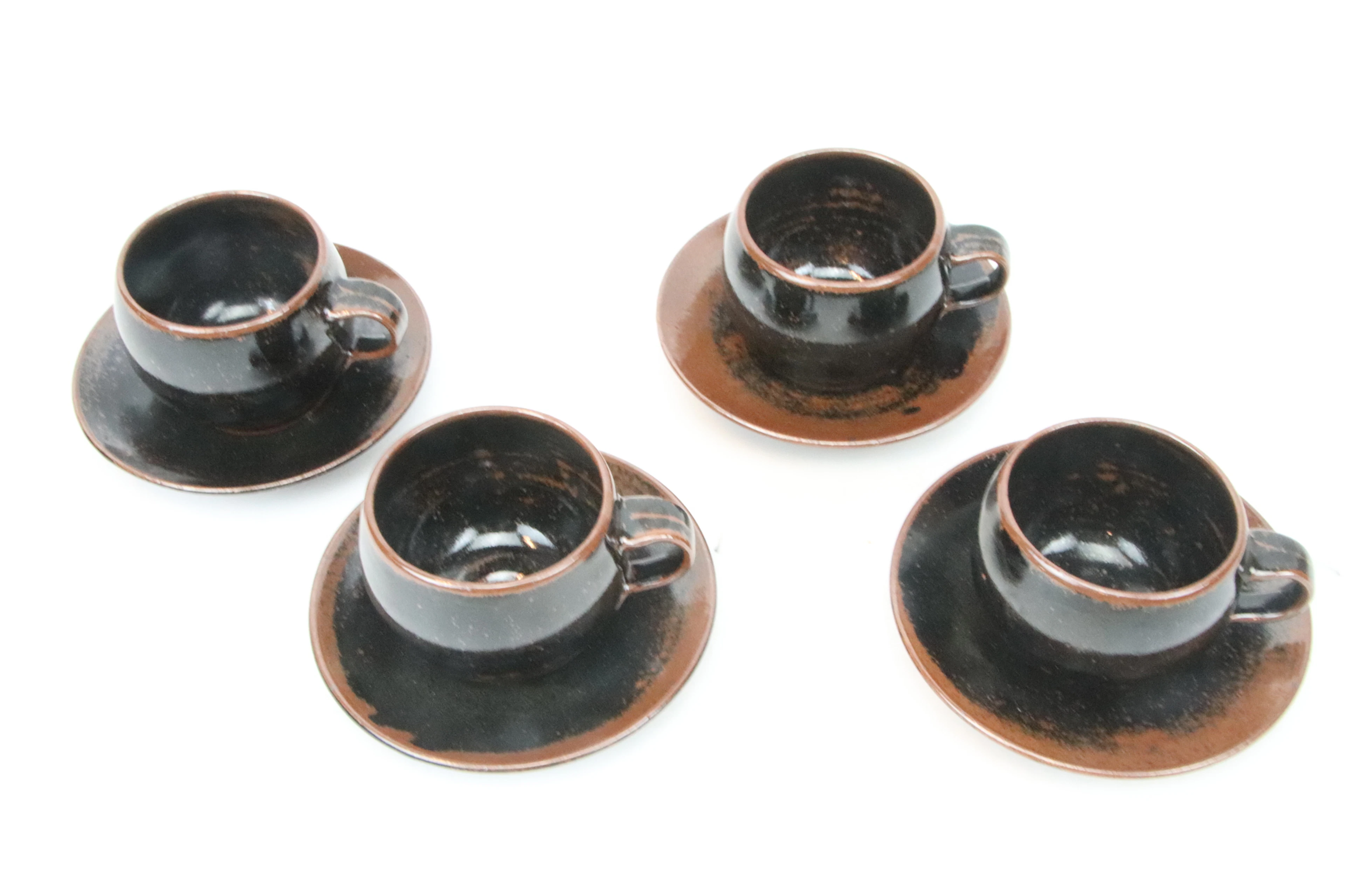 Johan Thunell, tazas de té de 4 piezas con platos, cerámica.