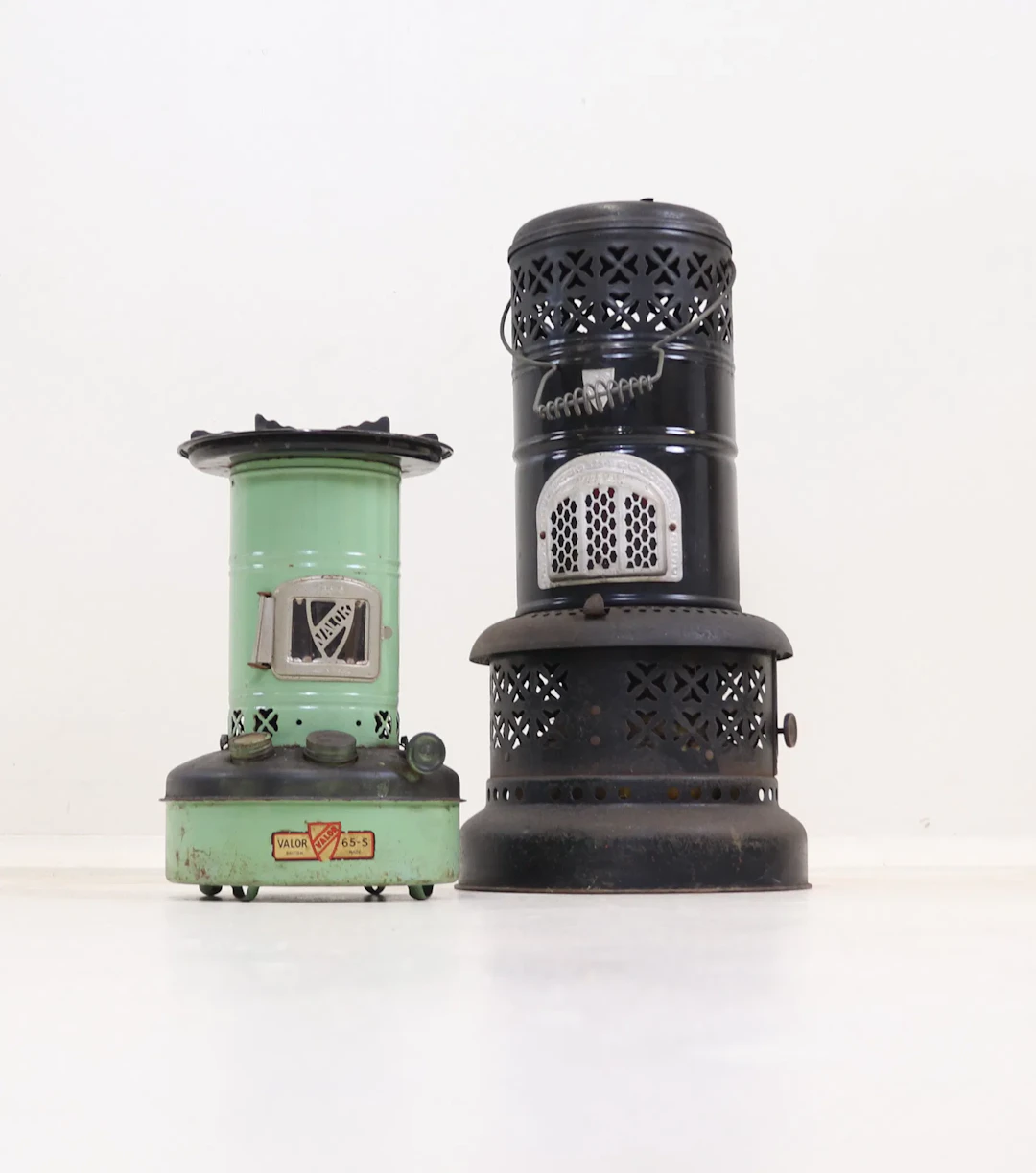 Kerosene stove and kerosene stove, metal.