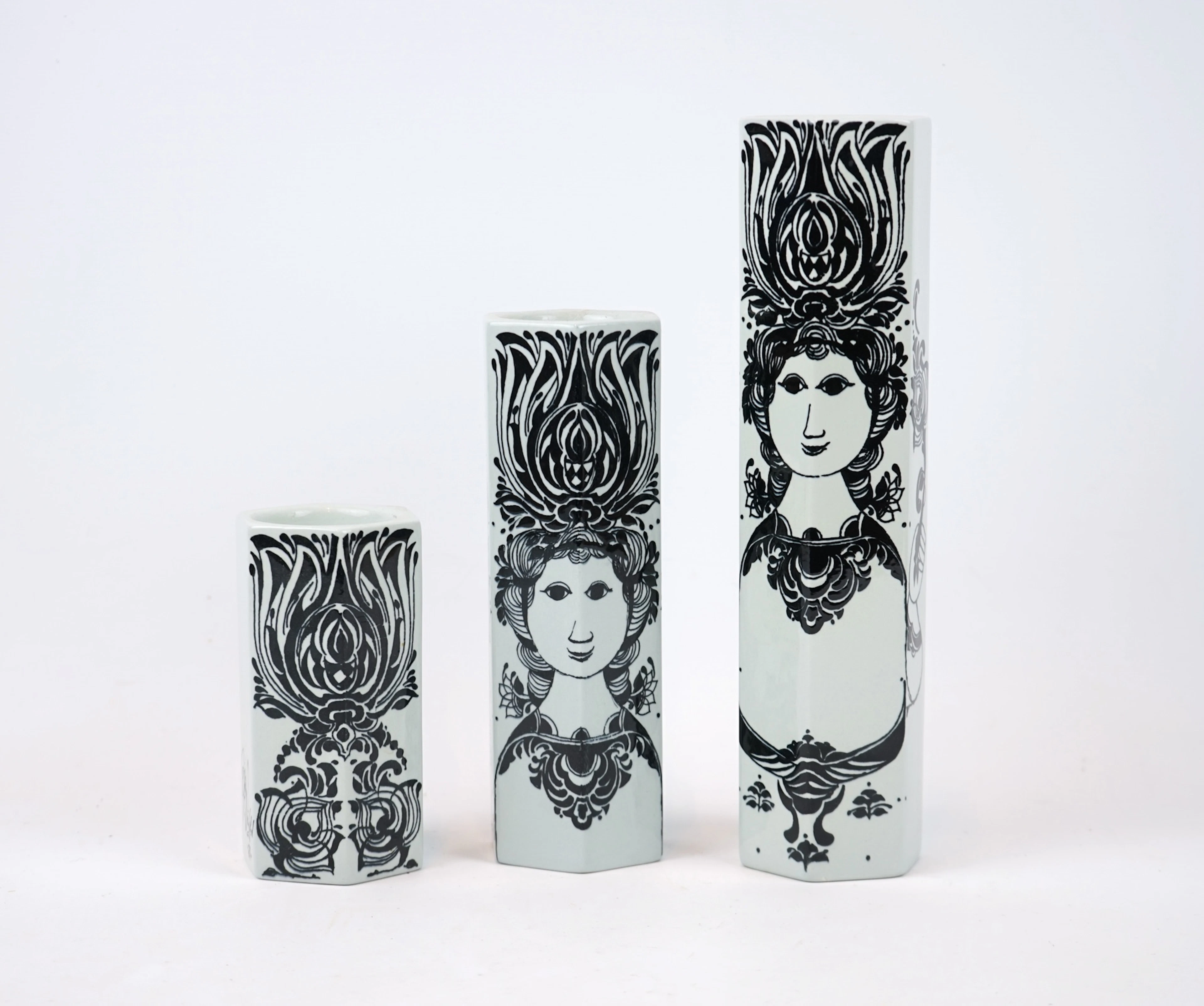Björn Wiinblad, 3 candelabri/portacandele in porcellana, ''Petunia''