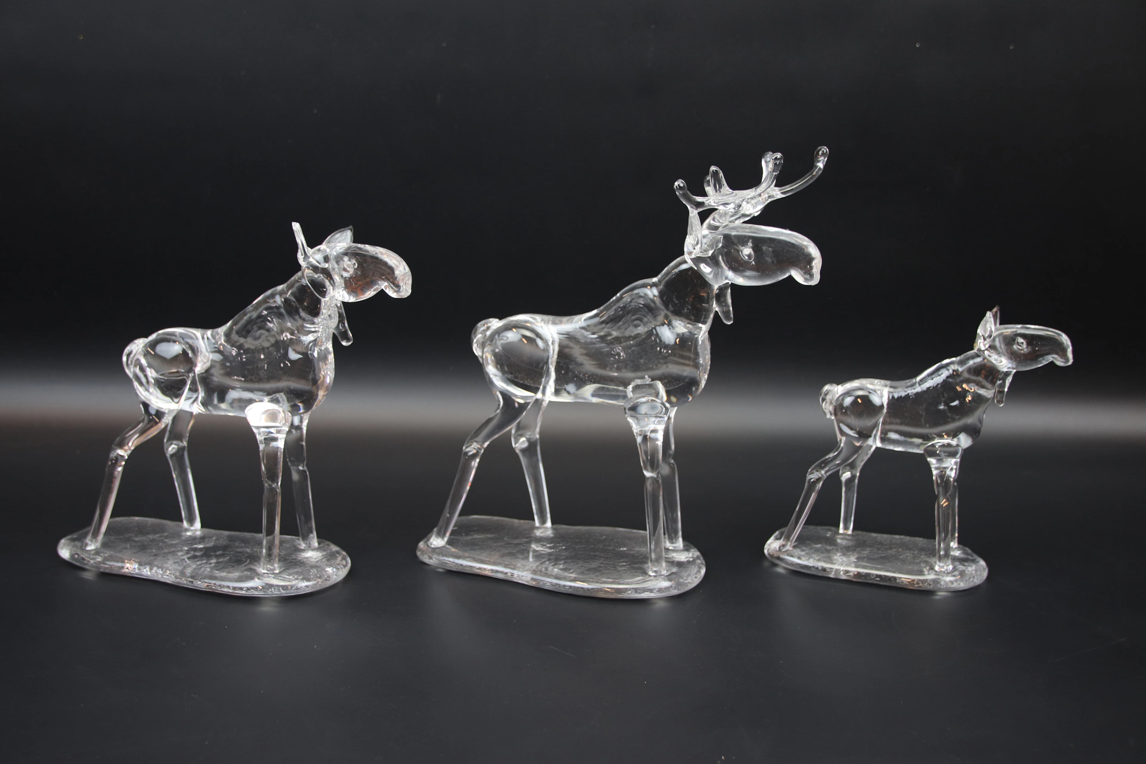 Figuriner, älgar, 3 st, Älghults Glasbruk, signerade JN -15.