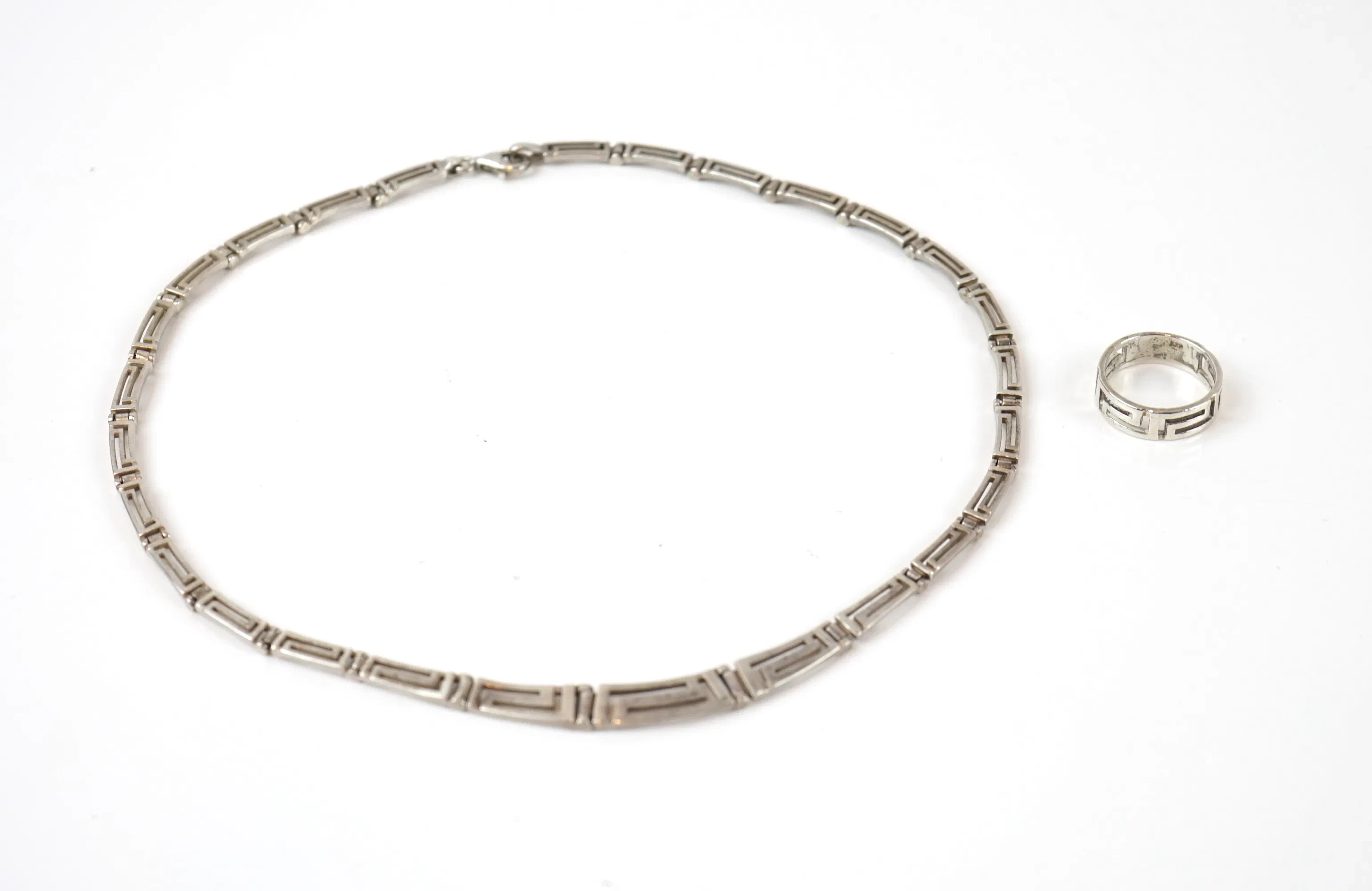 Collar de anillo y cuello (dosificado), plateado.