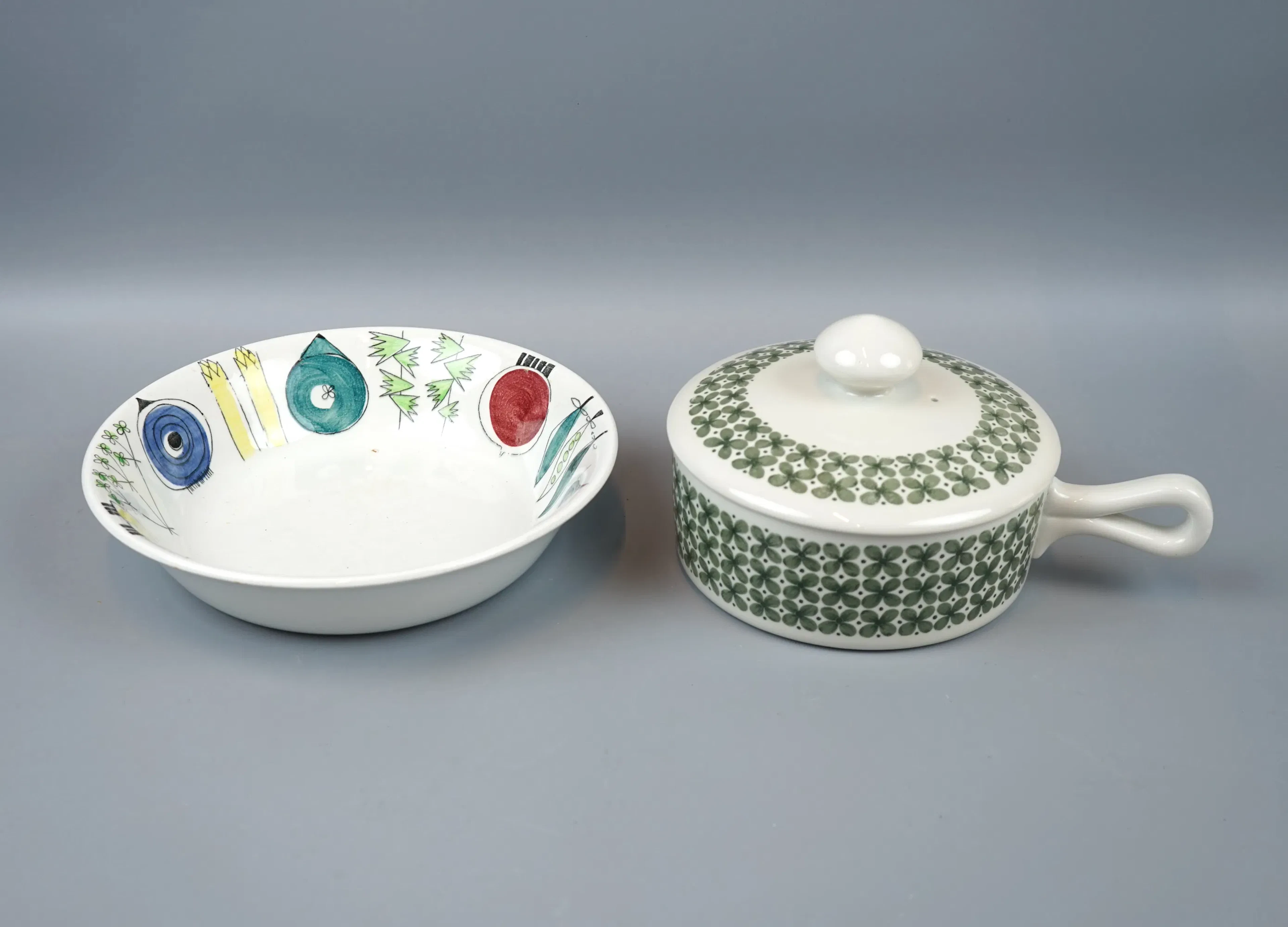 Schüssel und Karotte, Feuerstein, "Picknick" und "Oliv", Rörstrand.