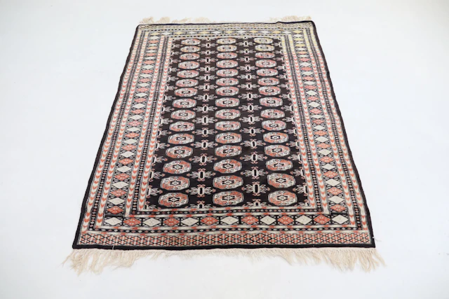 Carpet, oriental, hand-knotted, wool.