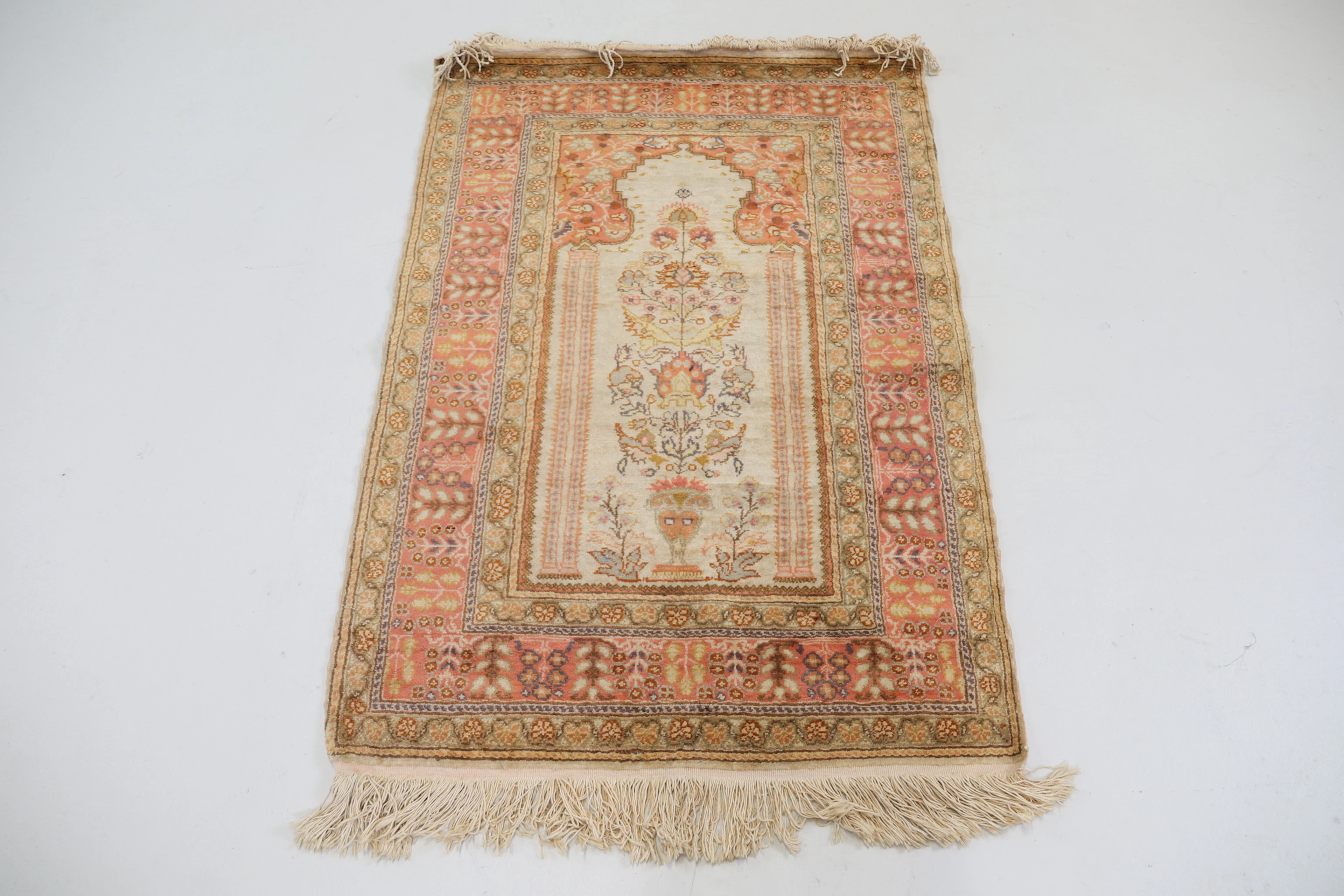 Alfombra, Kayseri, anudada a mano, seda/lana.