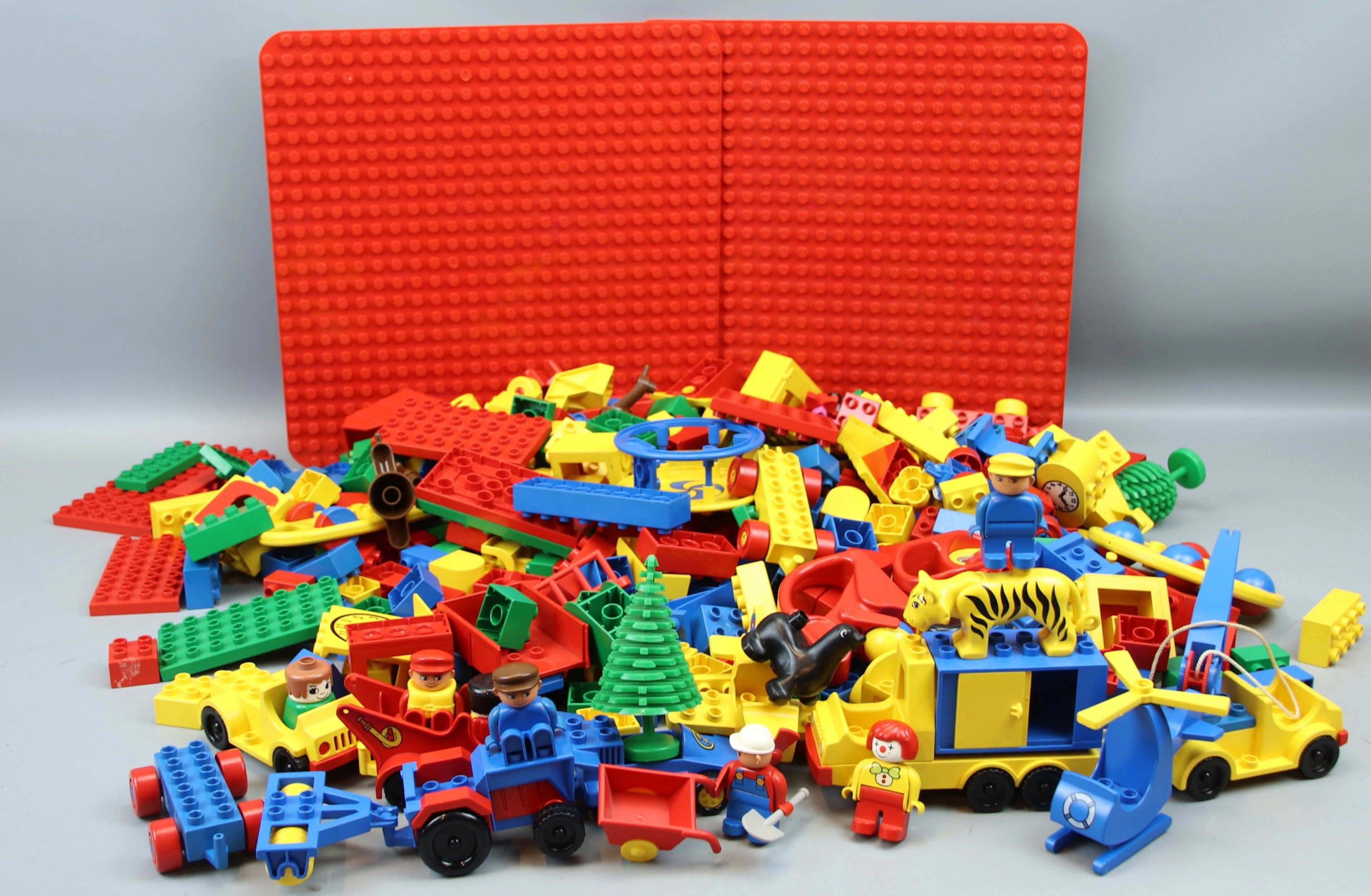 Lego, Duplo, un juego.