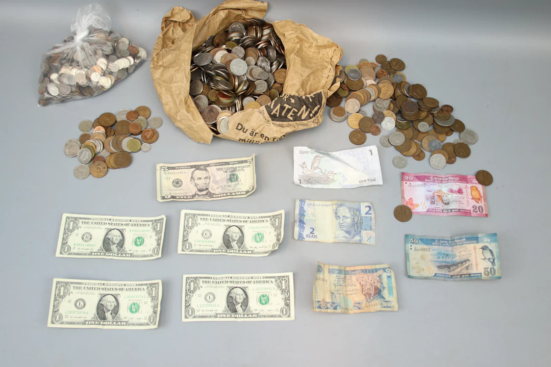 Münzen und Banknoten, ein Los.