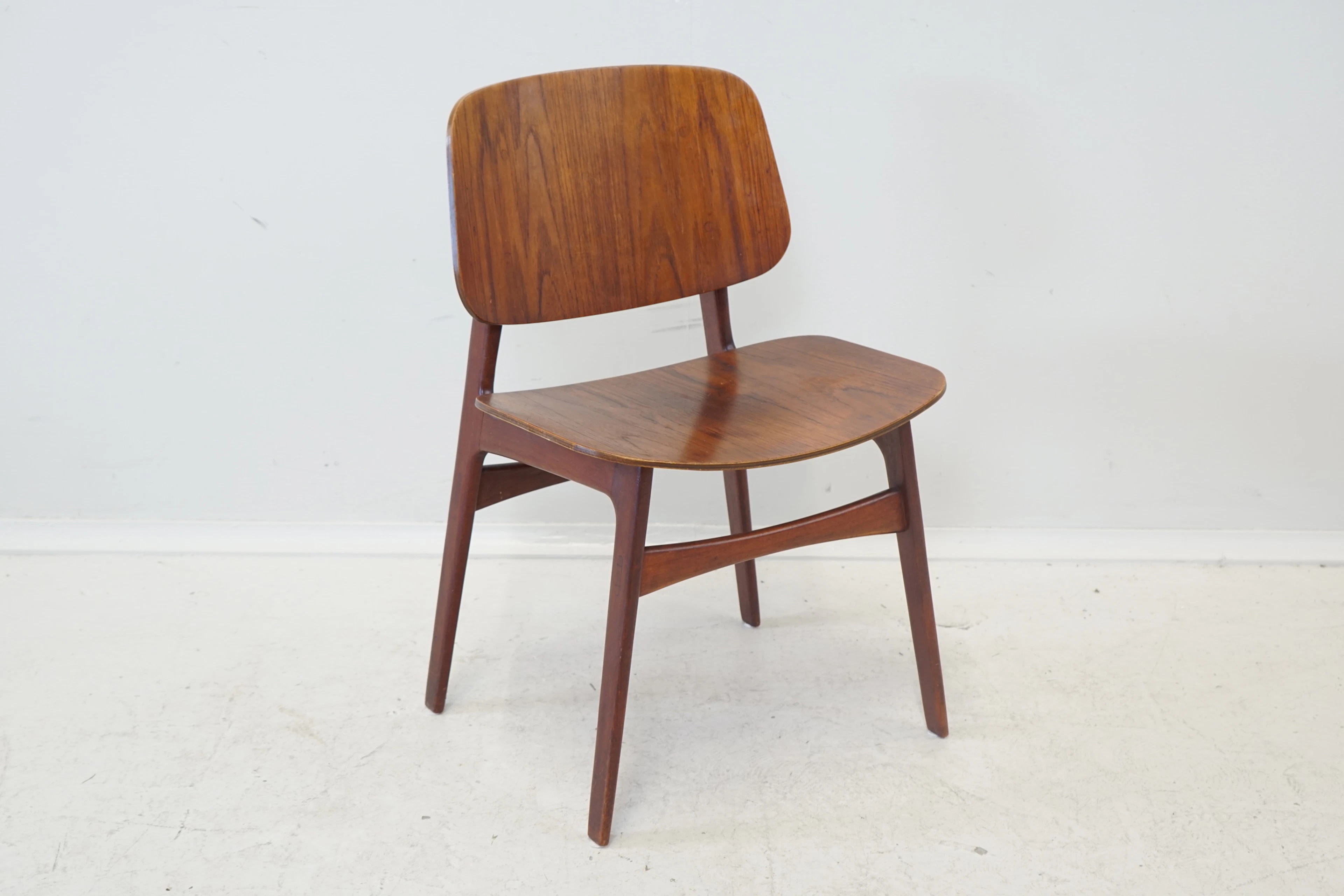 Børge Mogensen, chair, teak, Søborg Møbelfabrik, Denmark.