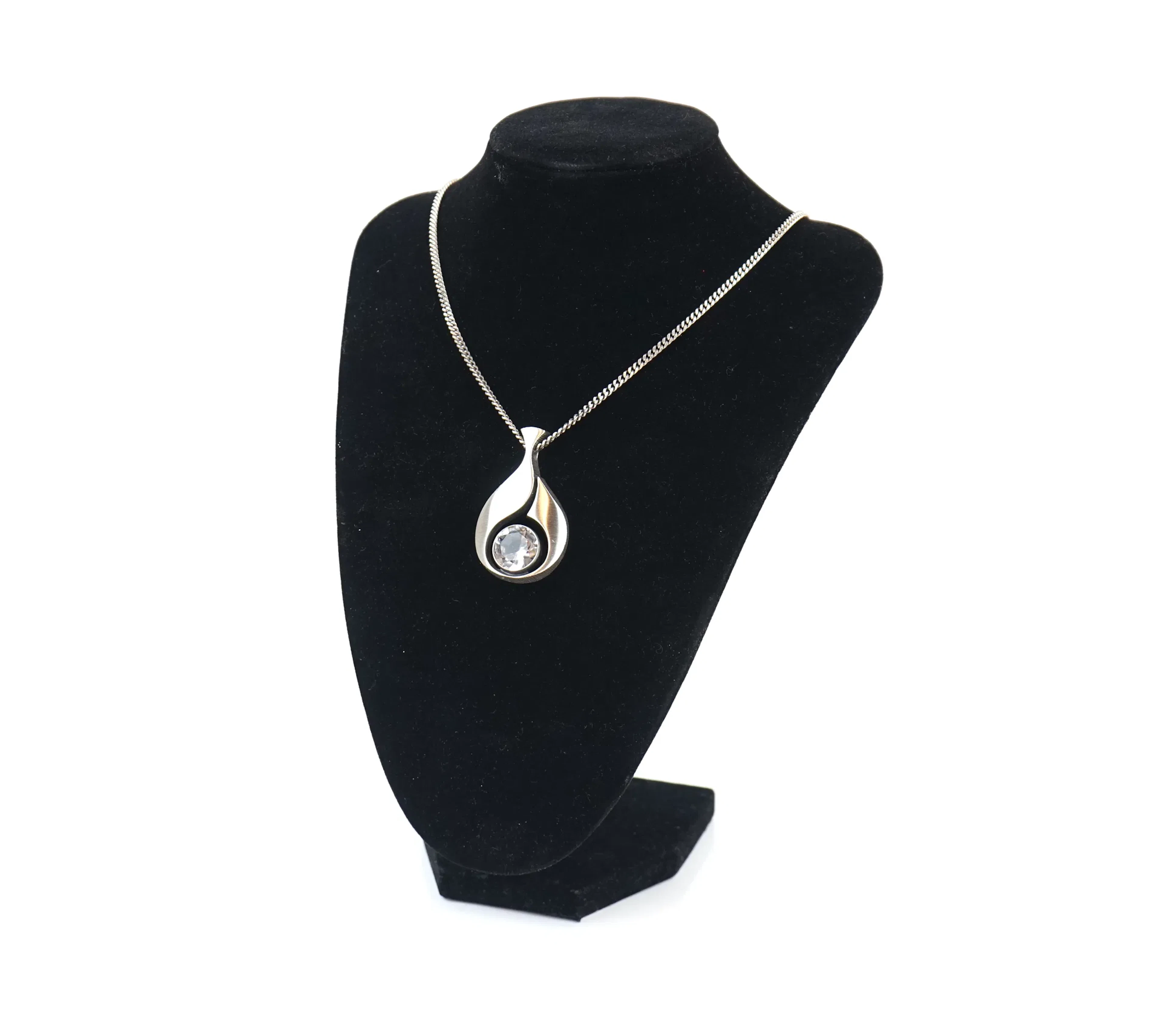 Colgante con cadena, plata 925 y cristal de roca.
