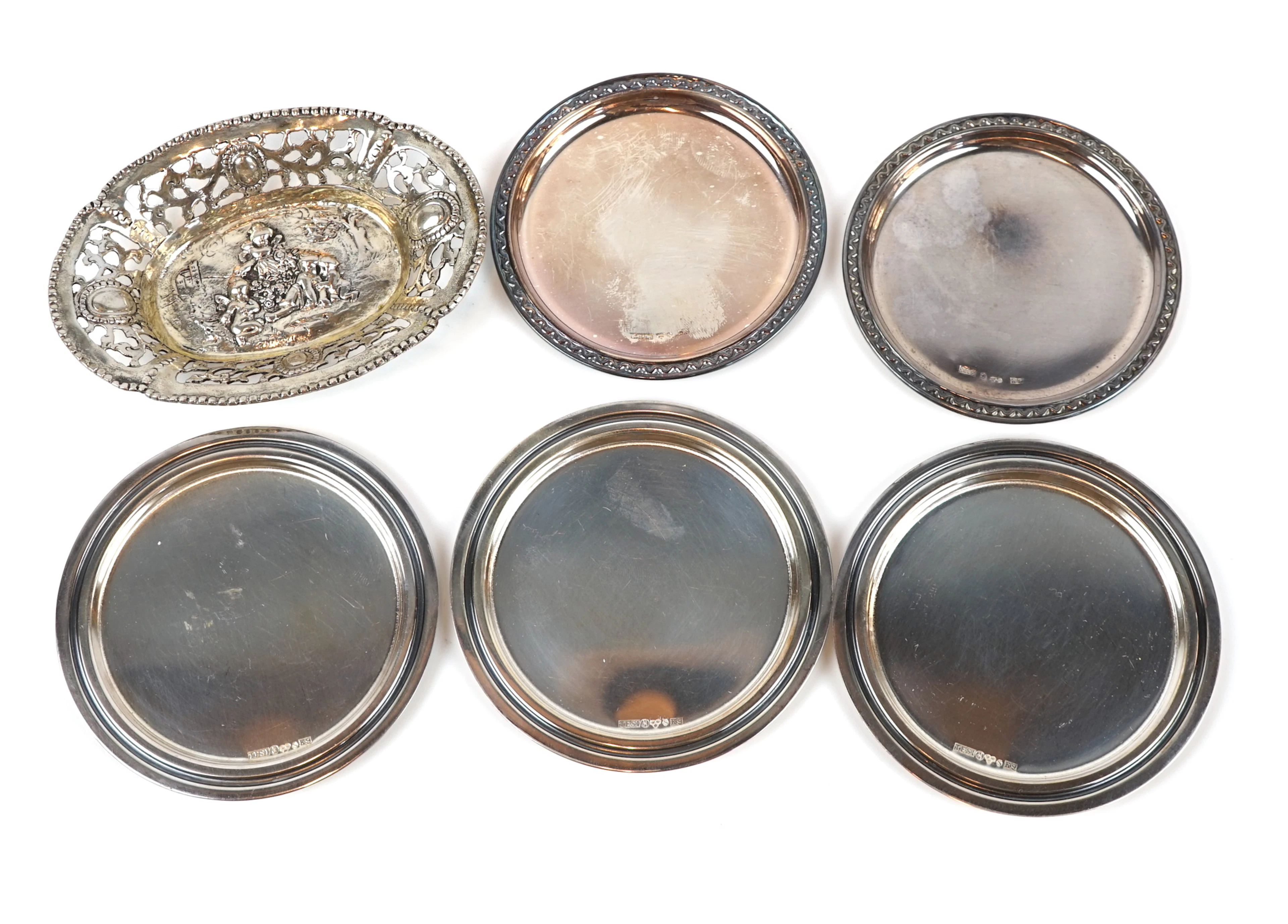 Sottobicchieri e barili per aghi, 6 pezzi, argento 830-835.