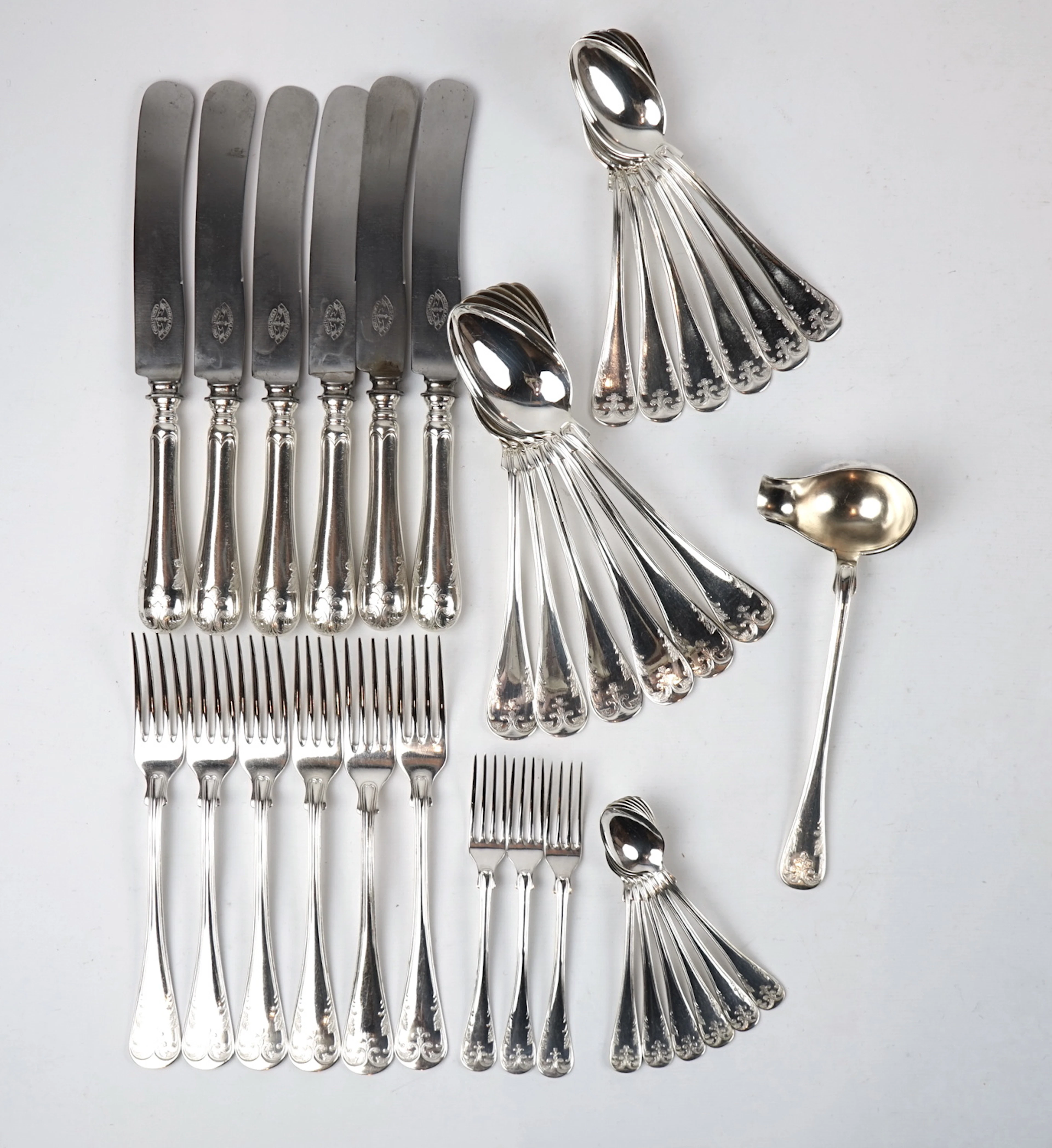 Servizio di posate, 34 pezzi, argento in nichel, ''Old French''.