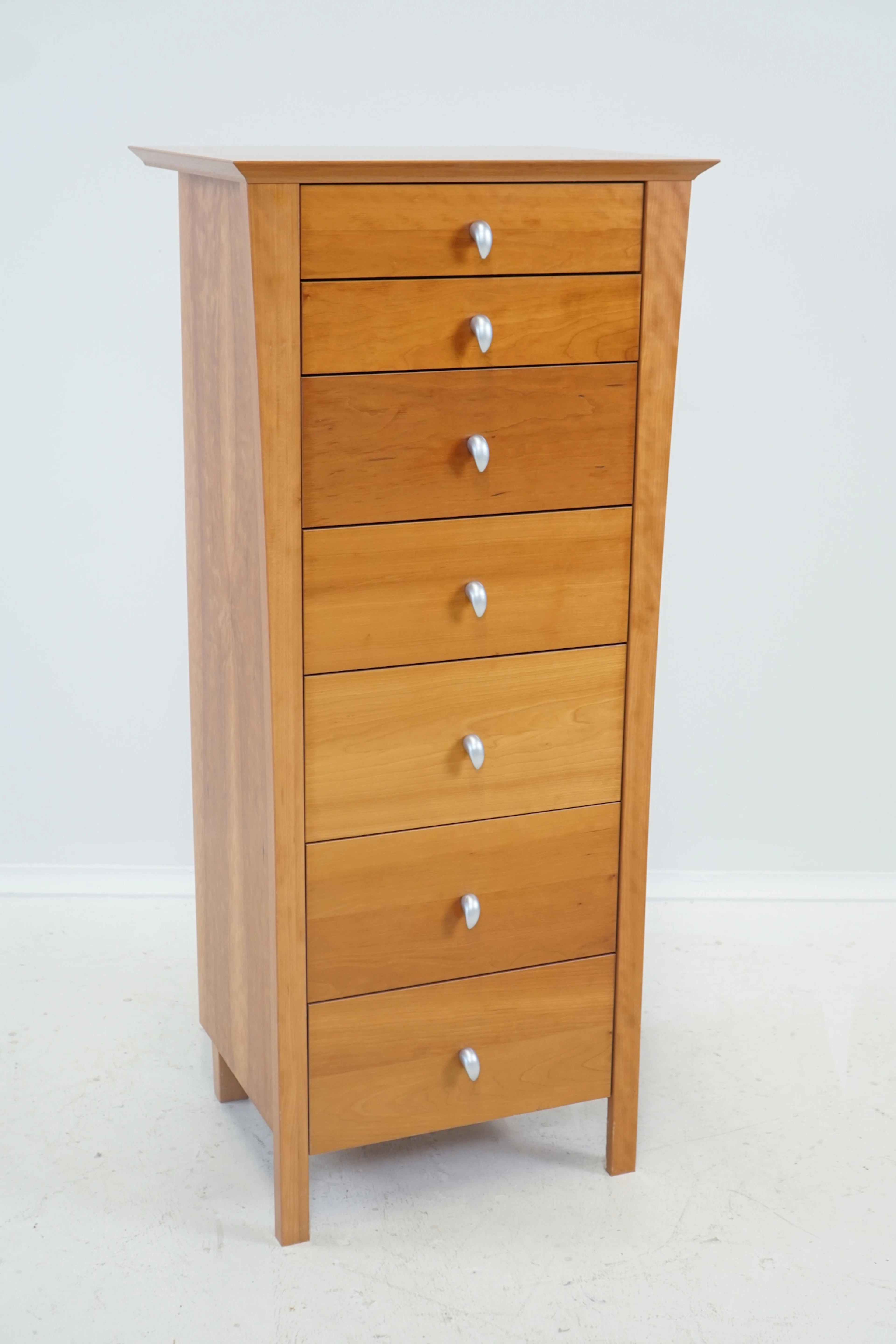 Cassettiera, 7 cassetti, legno, BoConcept, anni 2000.