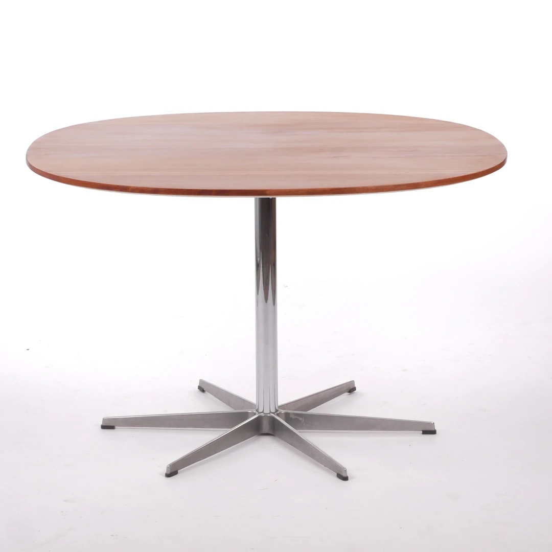 PIET HEIN, BRUNO MATHSSON, ARNE JACOBSEN. Matbord, "Supercirkel", Fritz Hansen.