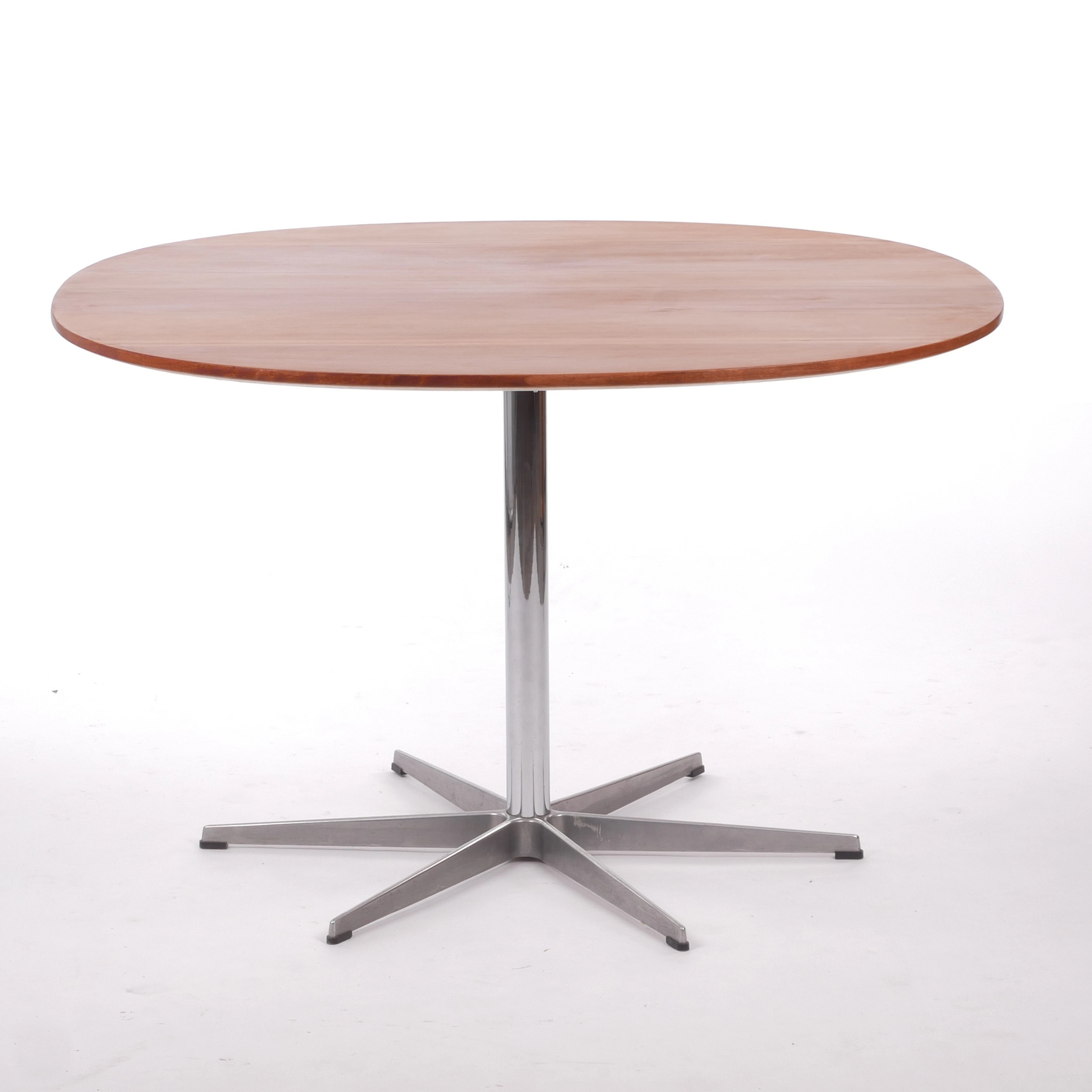 PIET HEIN, BRUNO MATHSSON, ARNE JACOBSEN. Matbord, "Supercirkel", Fritz Hansen.