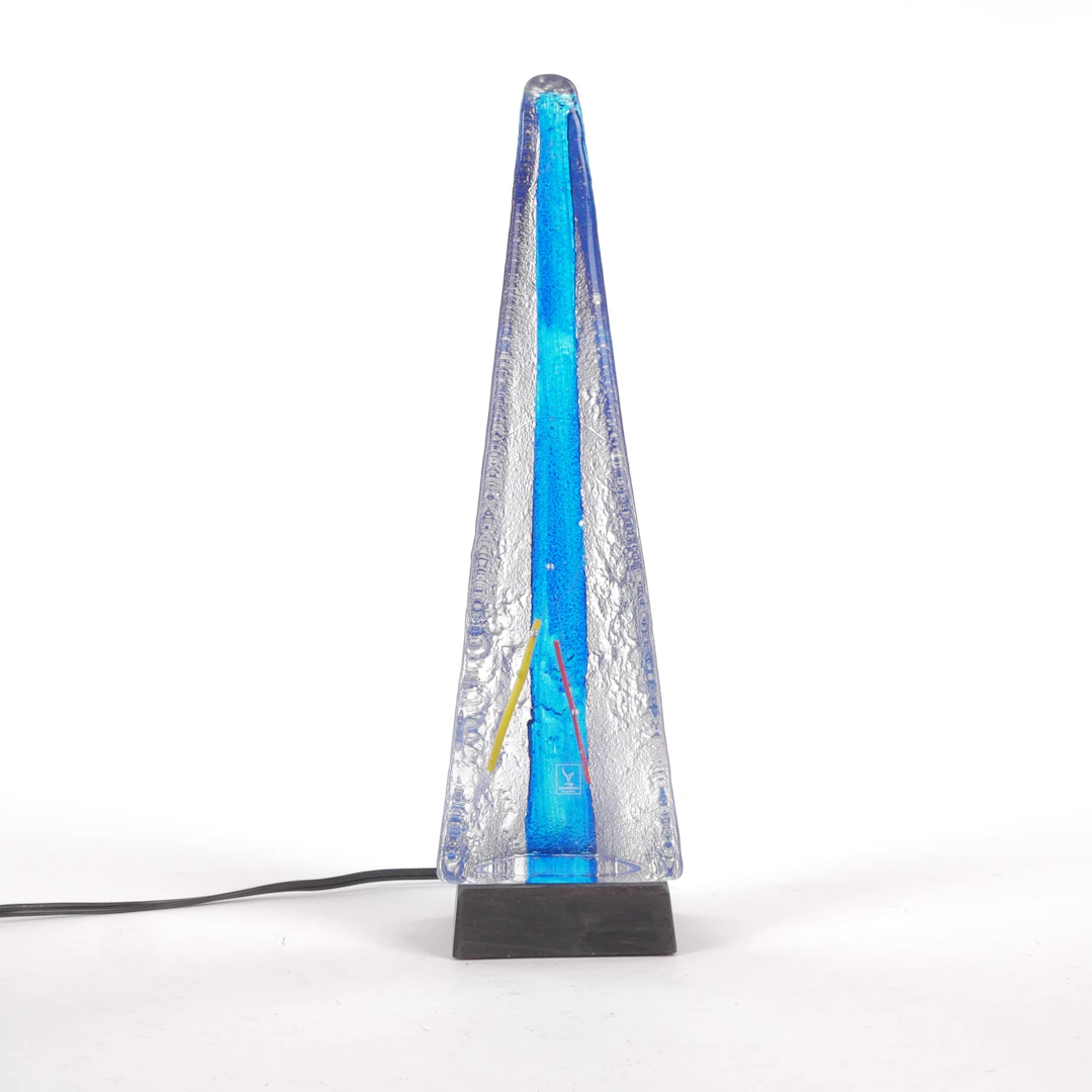 BJÖRN HULTQVIST. Obelisk, konstglas, Johansfors, signerad.