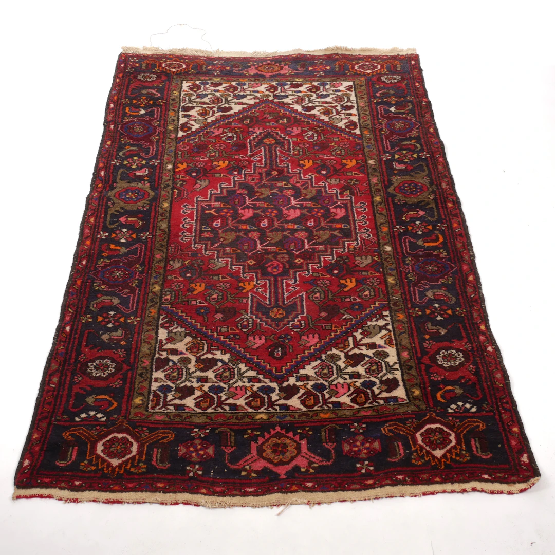 MATTA, Persien, 129x205 cm.